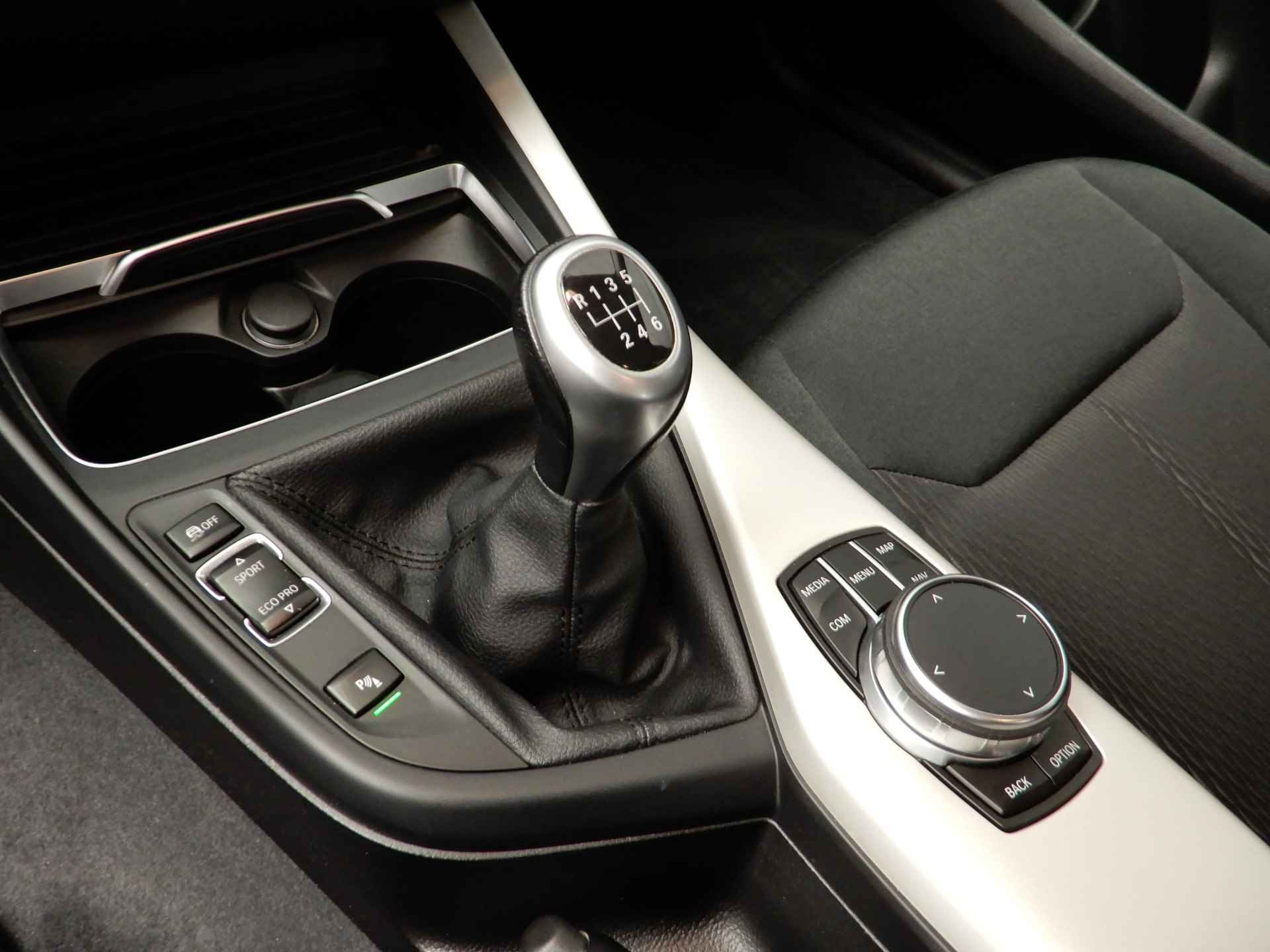BMW 1 Serie 5-deurs 116i LED / Navigatie / Servo / Clima / PDC / Cruise controle / Alu 16 inch - 15/33