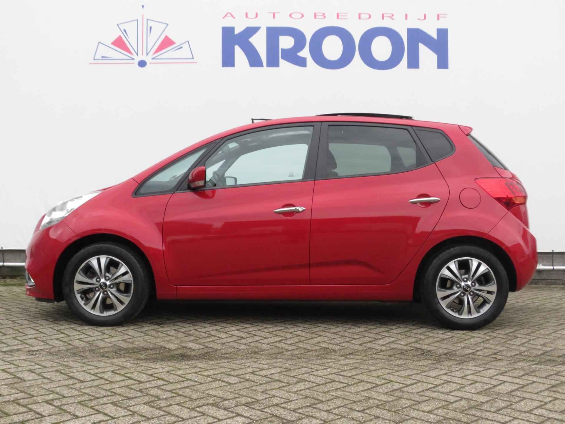 Kia VENGA 1.6 CVVT DynamicPLusLine Automaat, Navigatie, Pannoramadak - 2/29