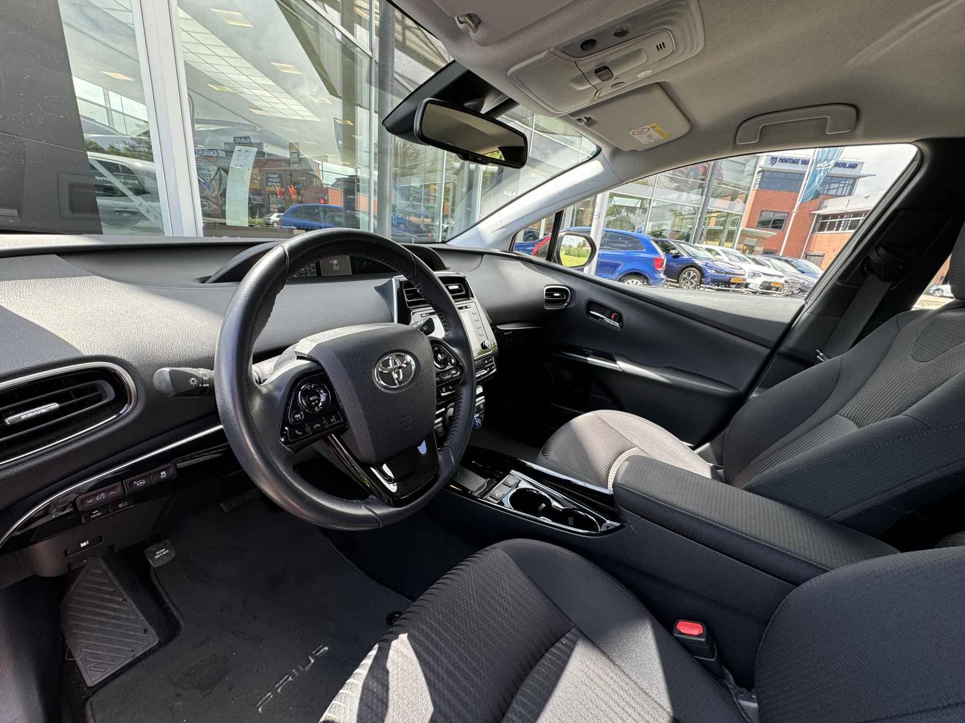 Toyota Prius 1.8 Dynamic | LM Velgen | Navigatie | Trekhaak | Unieke Kleur | Camera Achter | Sensoren | Enz... - 8/29