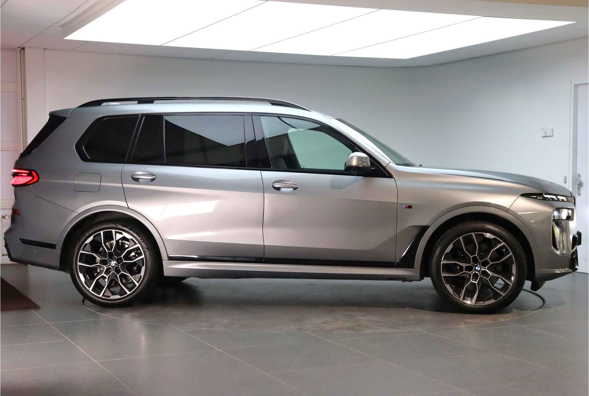 BMW X7 xDrive40i High Executive M Sport Automaat / Panoramadak Sky Lounge / Trekhaak / Active Steering / Stoelventilatie / Massagefunctie / Harman Kardon / Live Cockpit Professional - 5/51