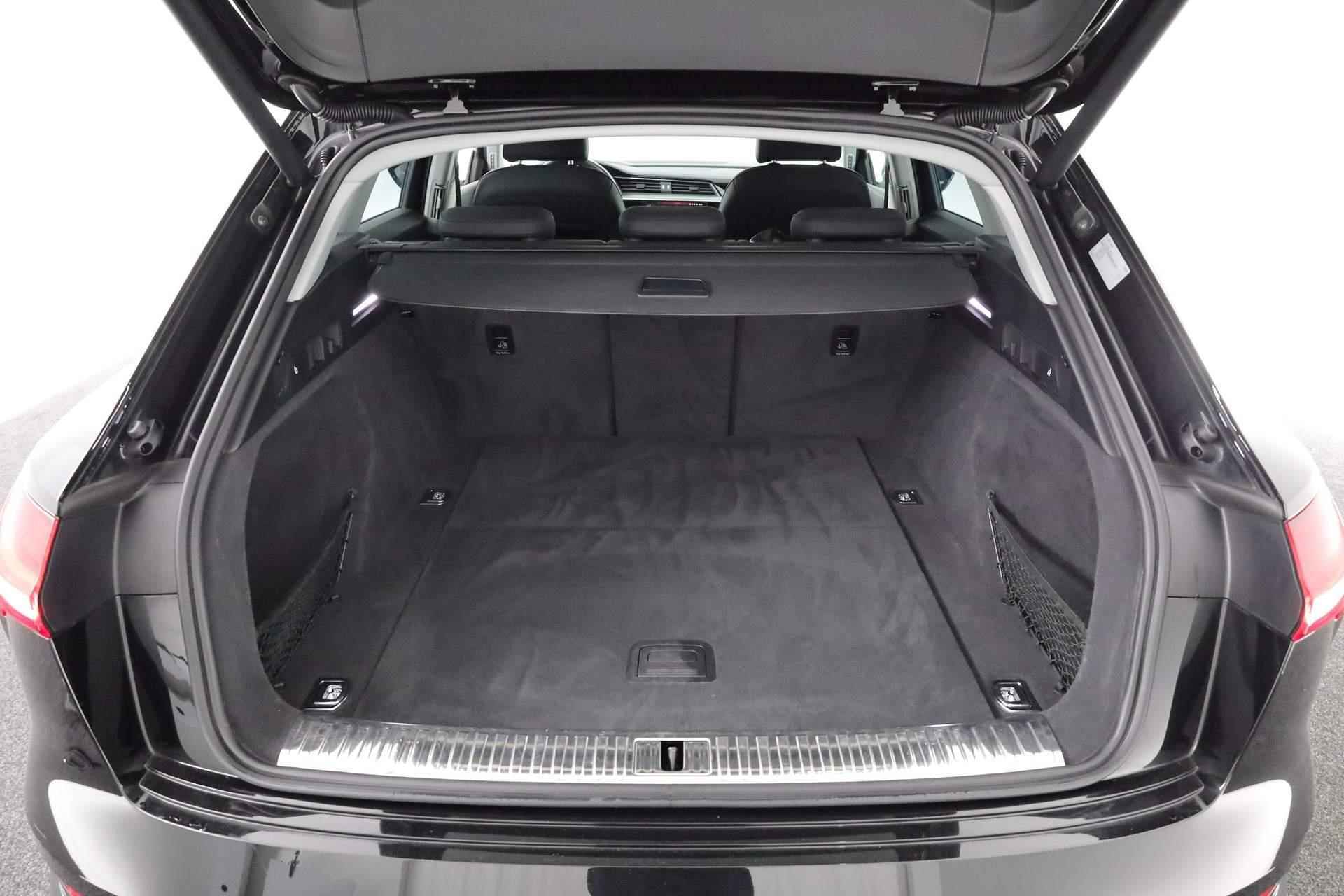 Audi e-tron 55 408PK quattro Advanced 95 kWh | Camera | Standkachel | Luchtvering | Trekhaak | 20 inch - 48/49