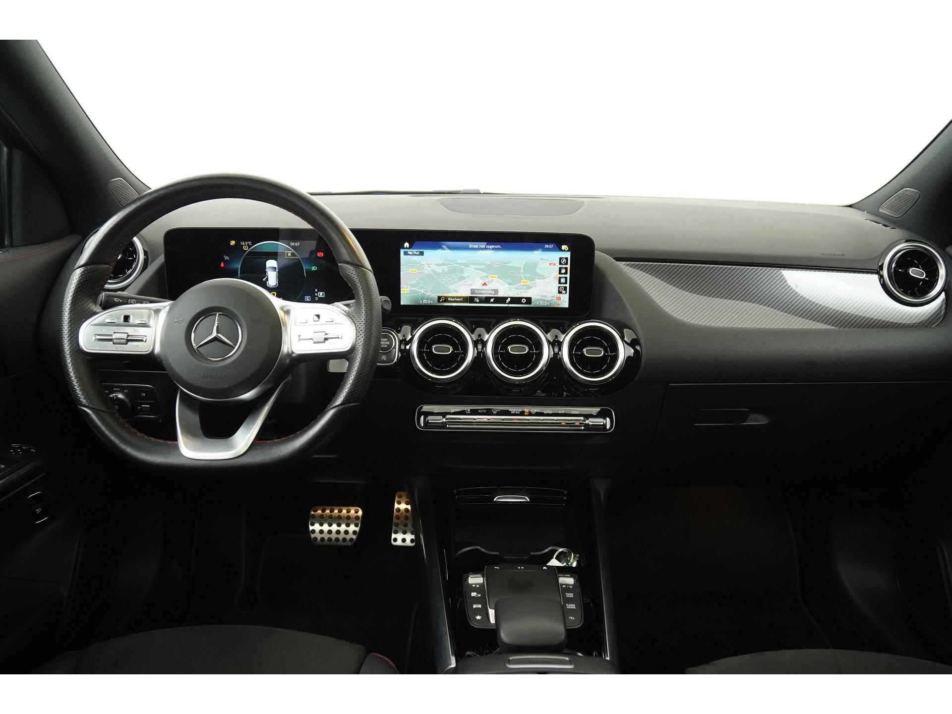Mercedes-Benz GLA 200 AMG Night | Panoramadak | Elek klep | Camera | LED High Performance |  Zondag Open! - 5/38