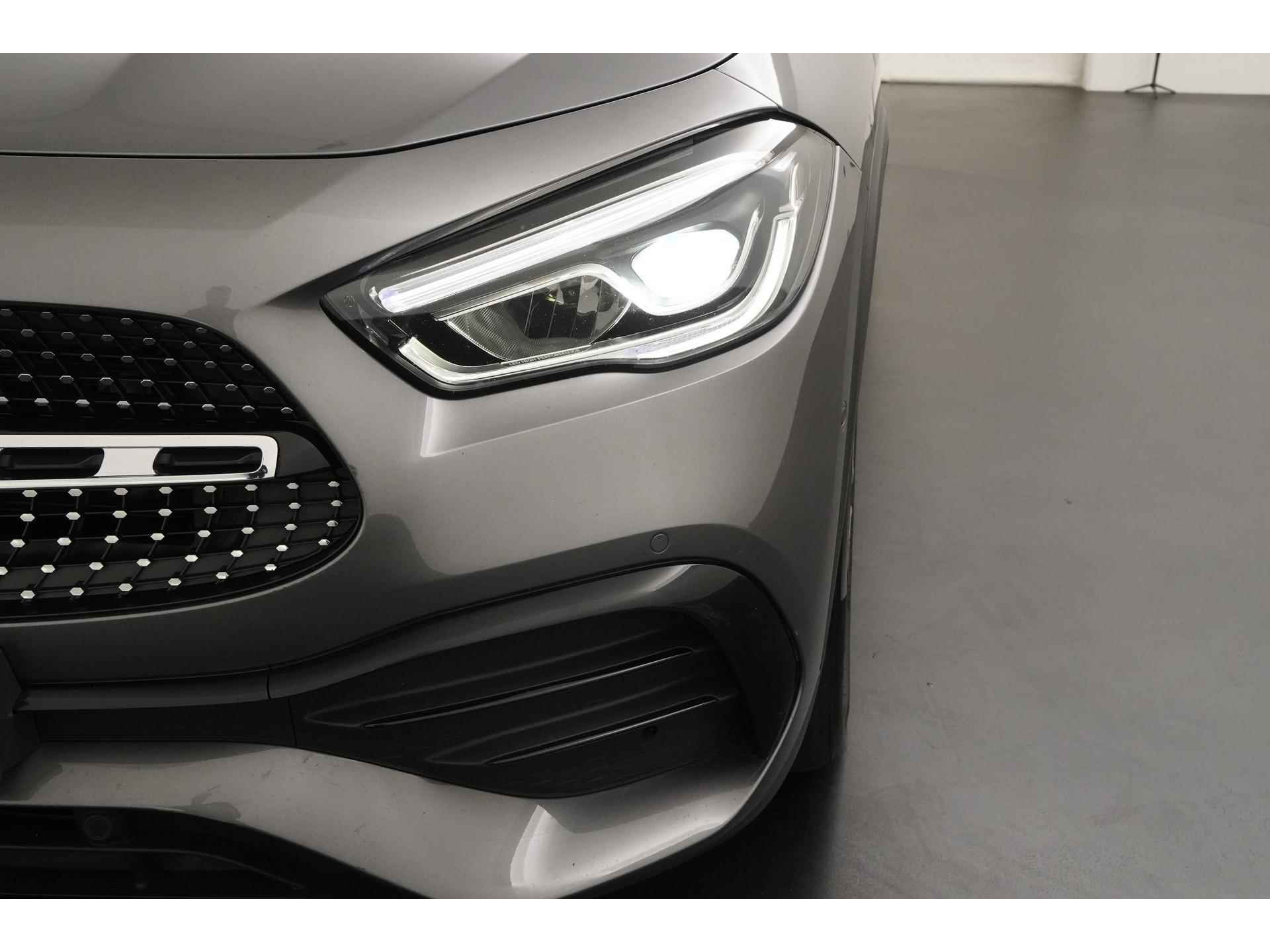 Mercedes-Benz GLA 200 AMG Night | Panoramadak | Elek klep | Camera | LED High Performance |  Zondag Open! - 21/38