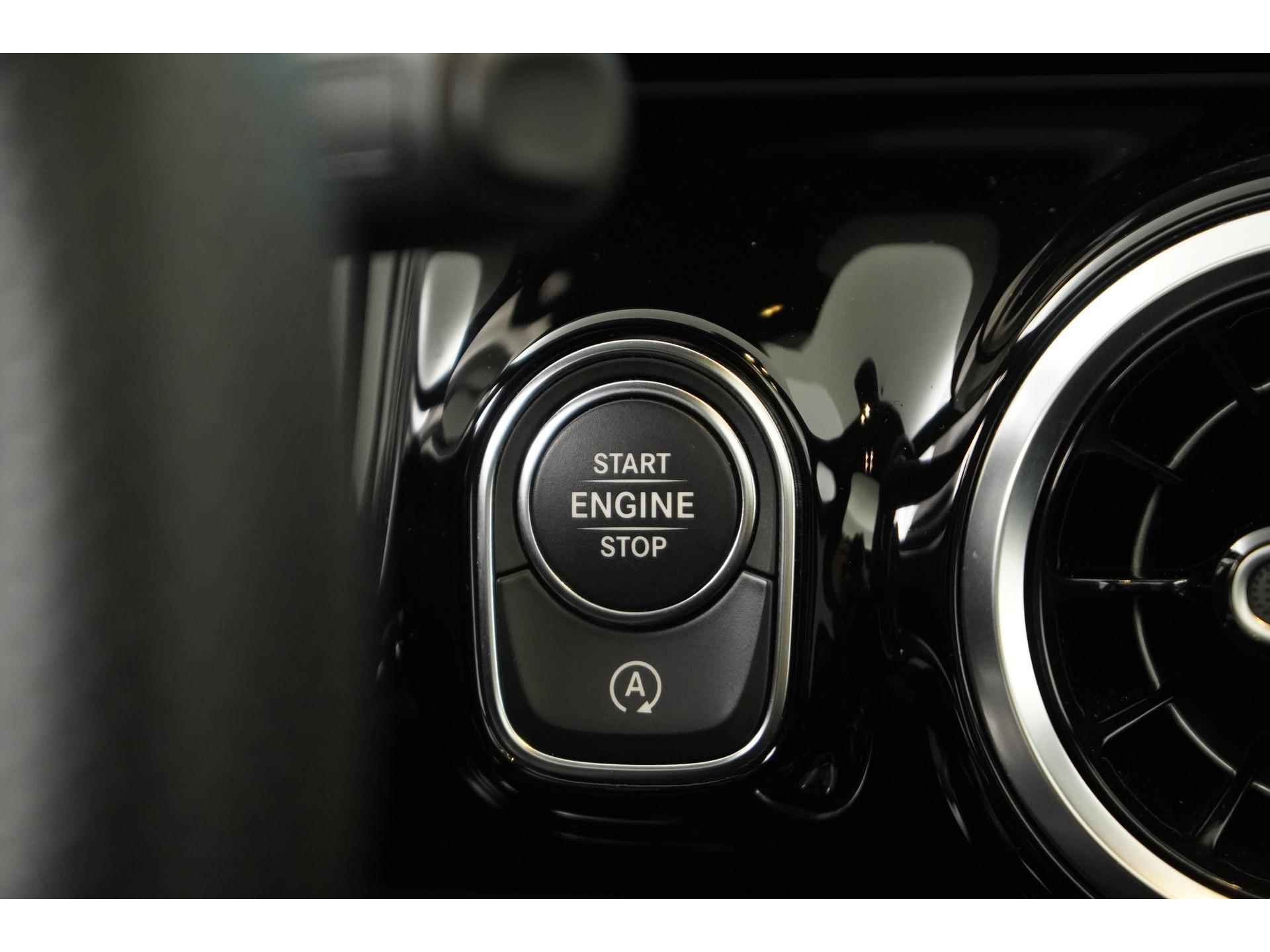 Mercedes-Benz GLA 200 AMG Night | Panoramadak | Elek klep | Camera | LED High Performance |  Zondag Open! - 31/38
