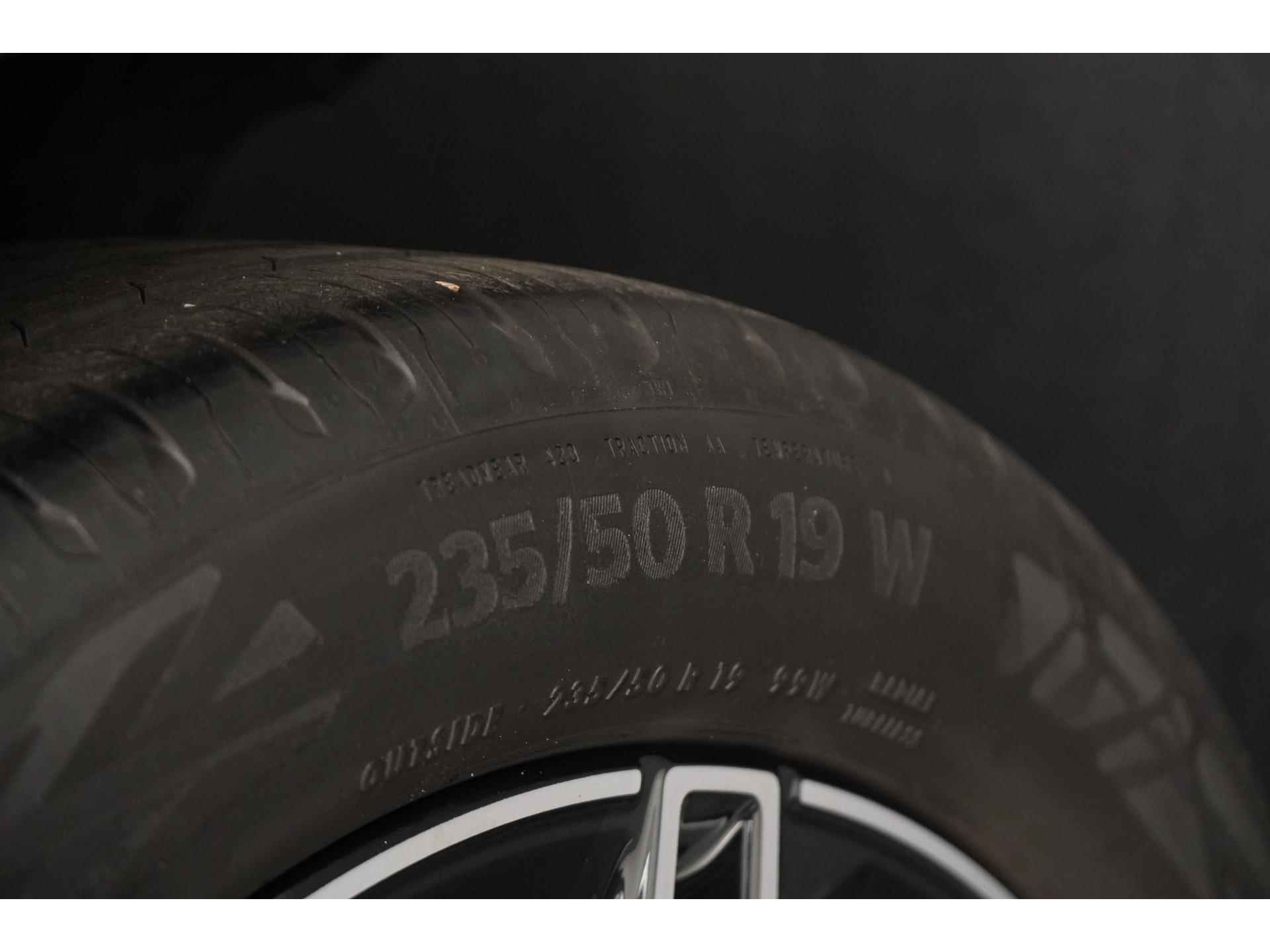 Mercedes-Benz GLA 200 AMG Night | Panoramadak | Elek klep | Camera | LED High Performance |  Zondag Open! - 33/38