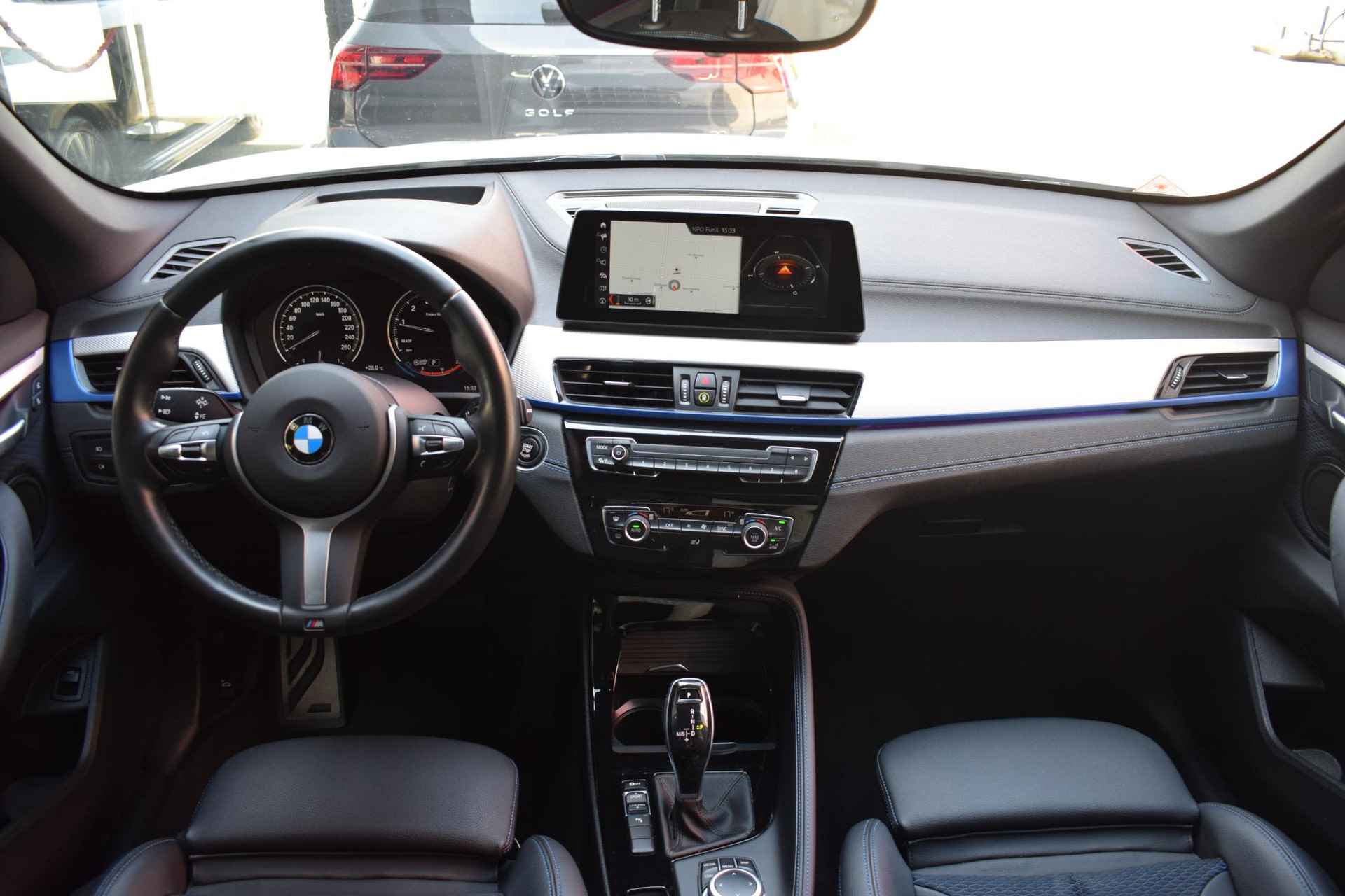 BMW X1 sDrive20i Business Edition M-Sport /  Navigatie / Head-Up - 21/66