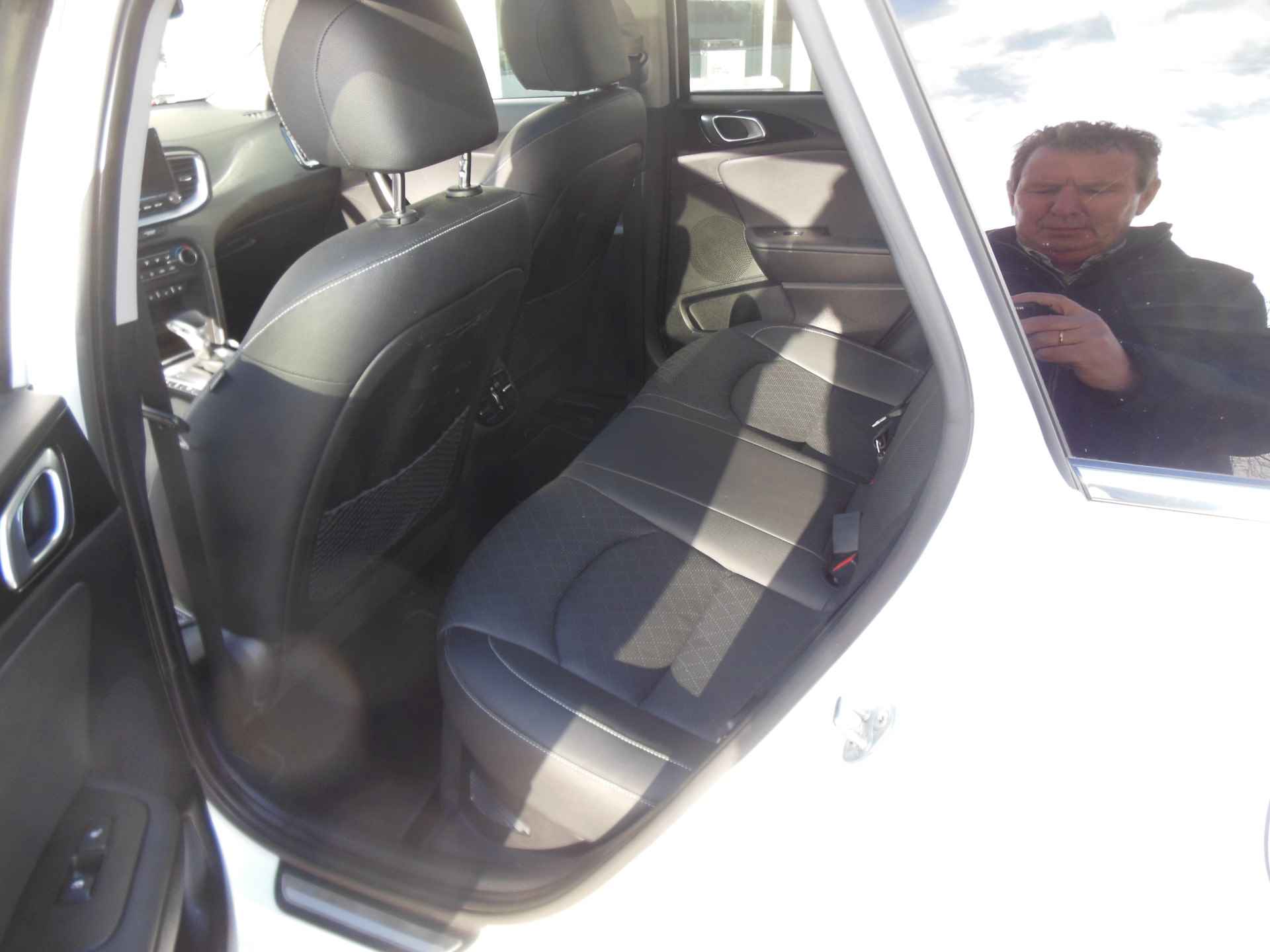 Kia Ceed Sportswagon 1.6 GDI PHEV ExecutiveLine 12 maanden bovag garantie trekhaak panoramadak  plug in carplay - 12/28