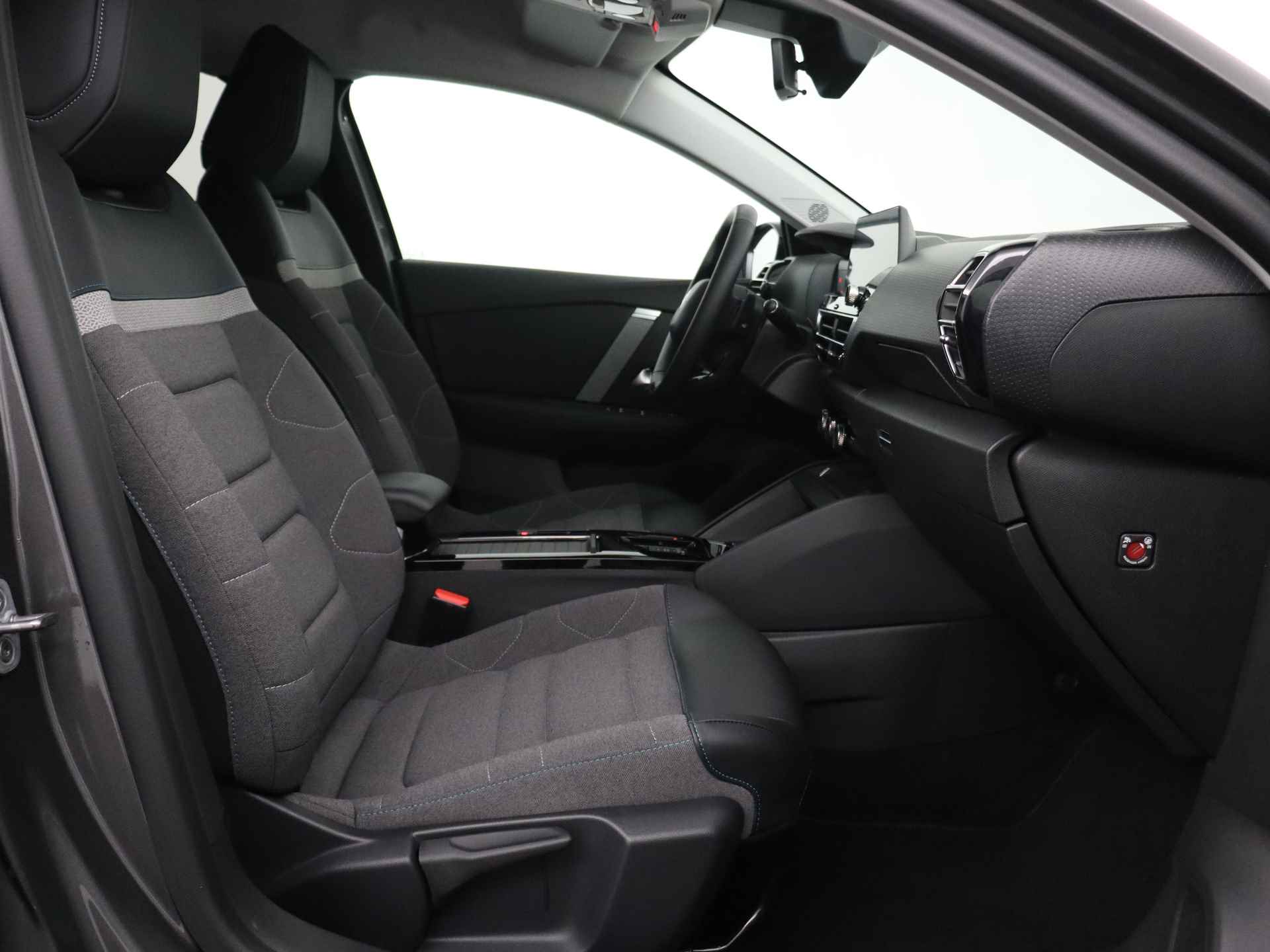 Citroën C4 Puretech 130pk Automaat Feel Pack | RIJKLAAR | Navigatie | Keyless Entry | Head Up Display | - 6/26