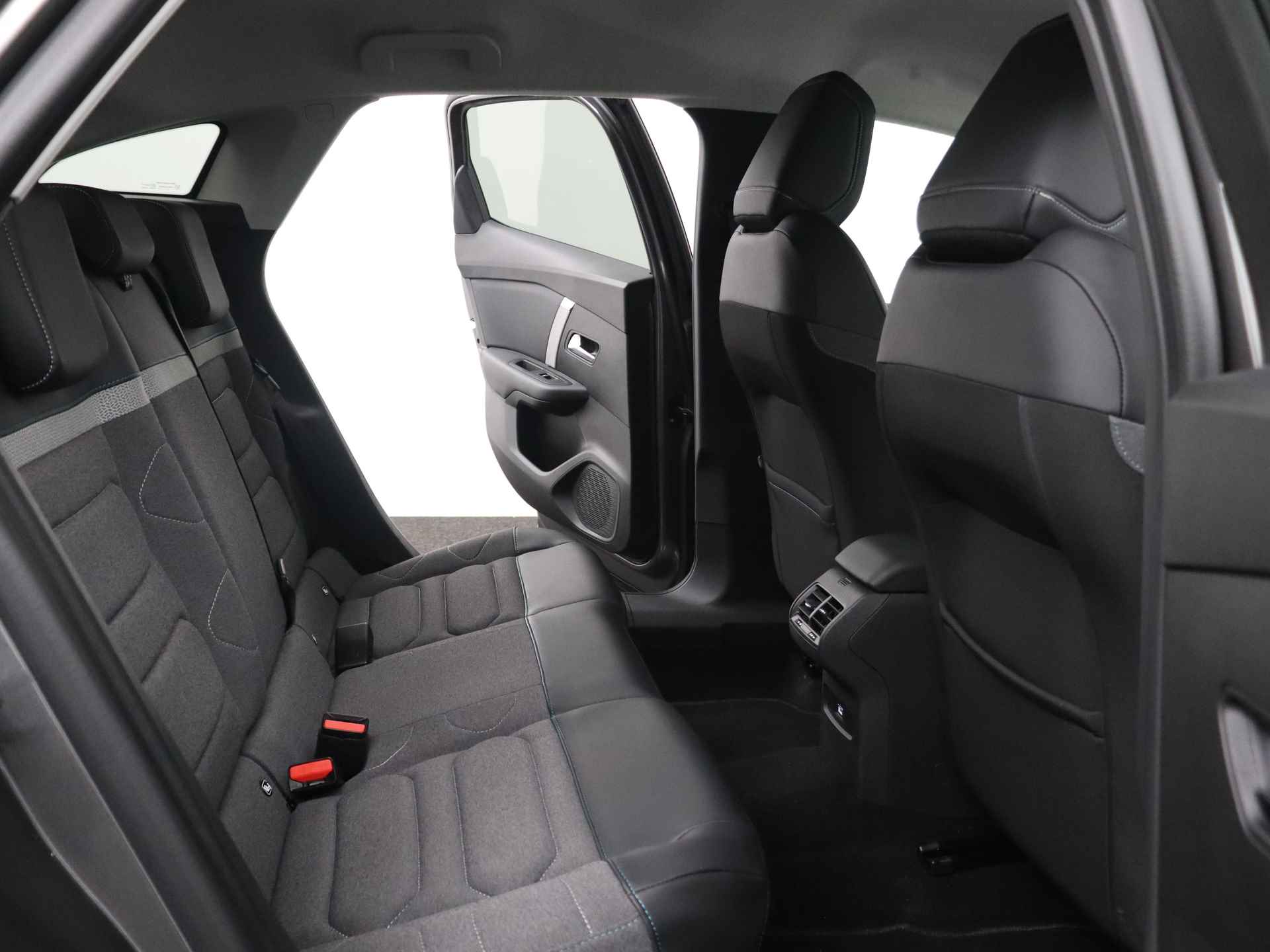 Citroën C4 Puretech 130pk Automaat Feel Pack | RIJKLAAR | Navigatie | Keyless Entry | Head Up Display | - 9/26