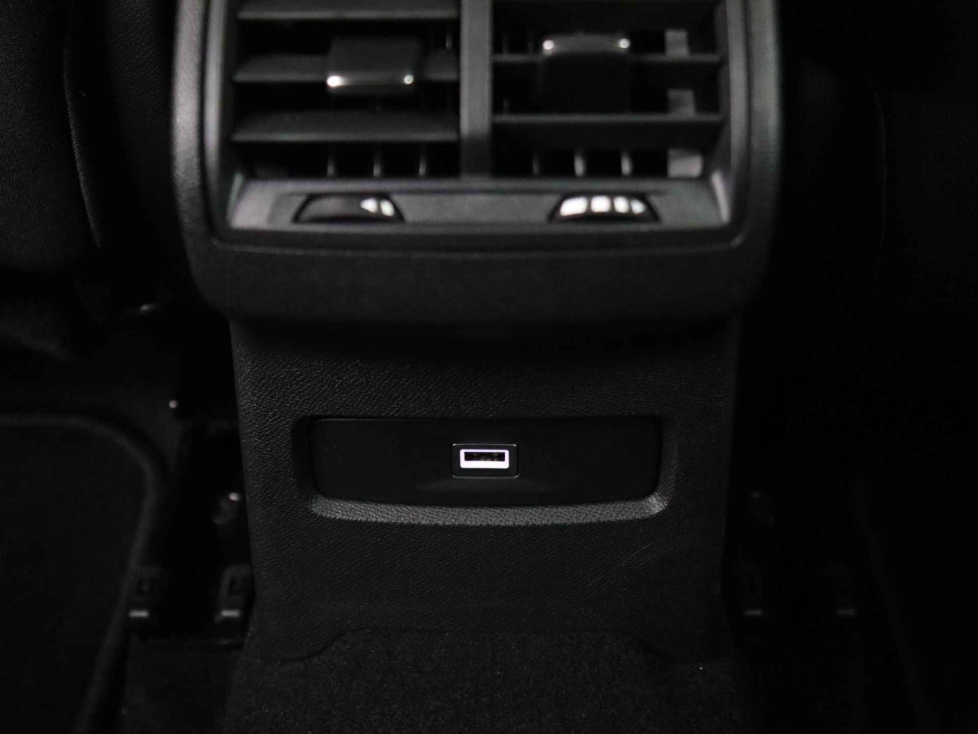 Citroën C4 Puretech 130pk Automaat Feel Pack | RIJKLAAR | Navigatie | Keyless Entry | Head Up Display | - 23/26
