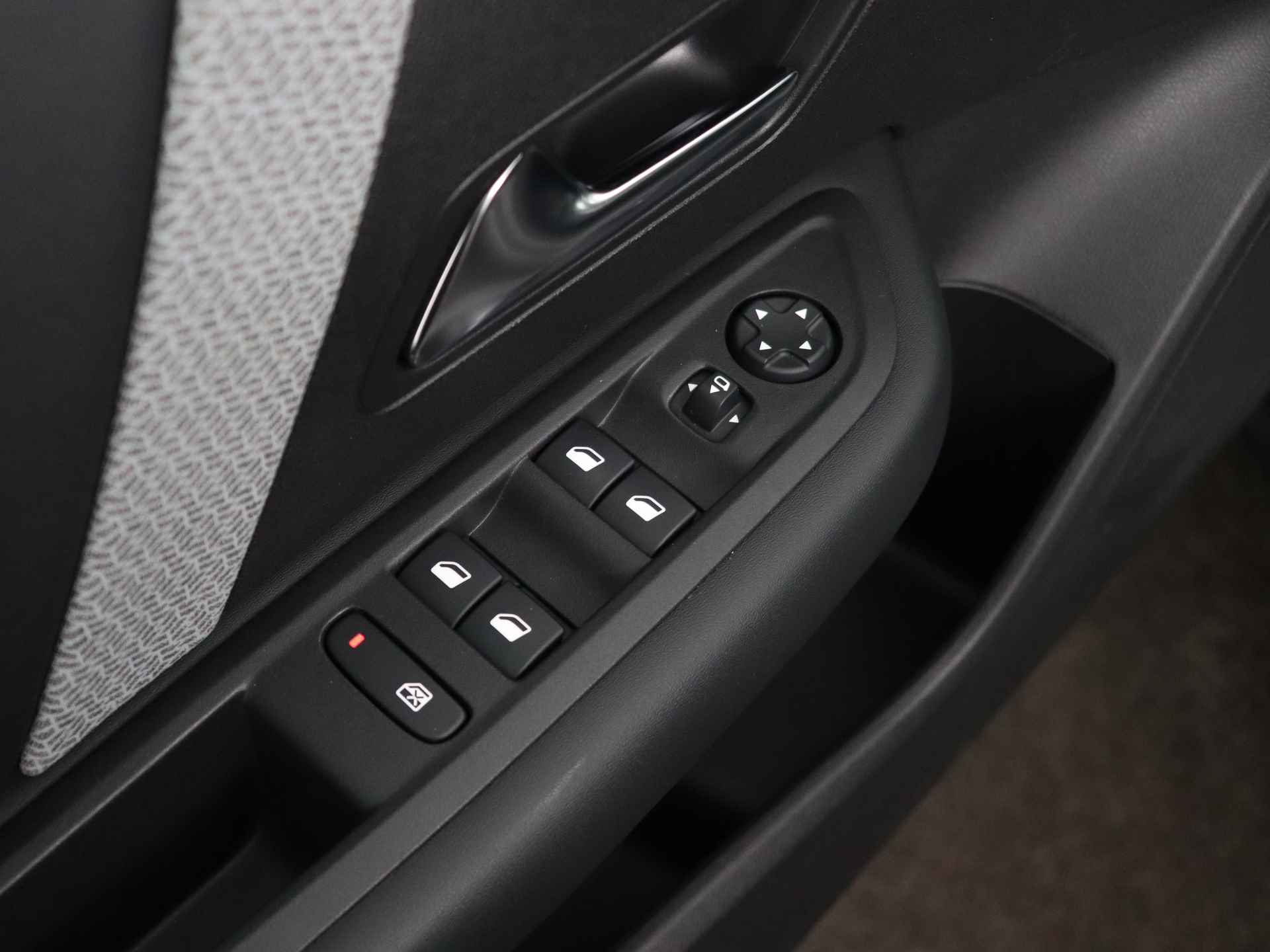 Citroën C4 Puretech 130pk Automaat Feel Pack | RIJKLAAR | Navigatie | Keyless Entry | Head Up Display | - 24/26