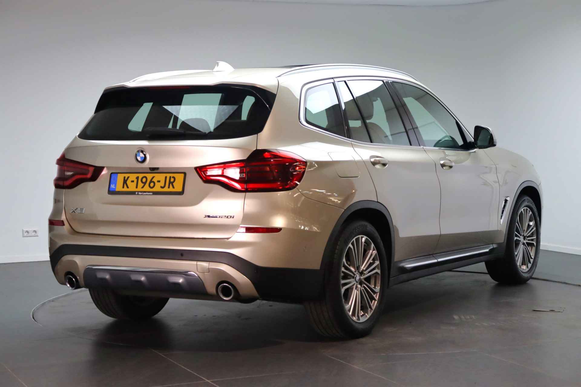 BMW X3 xDrive20i High Executive Luxury Line Automaat / Panoramadak / Sportstoelen / Stoelverwarming / Adaptieve LED / Parking Assistant / Head-Up / Live Cockpit Professional - 4/22