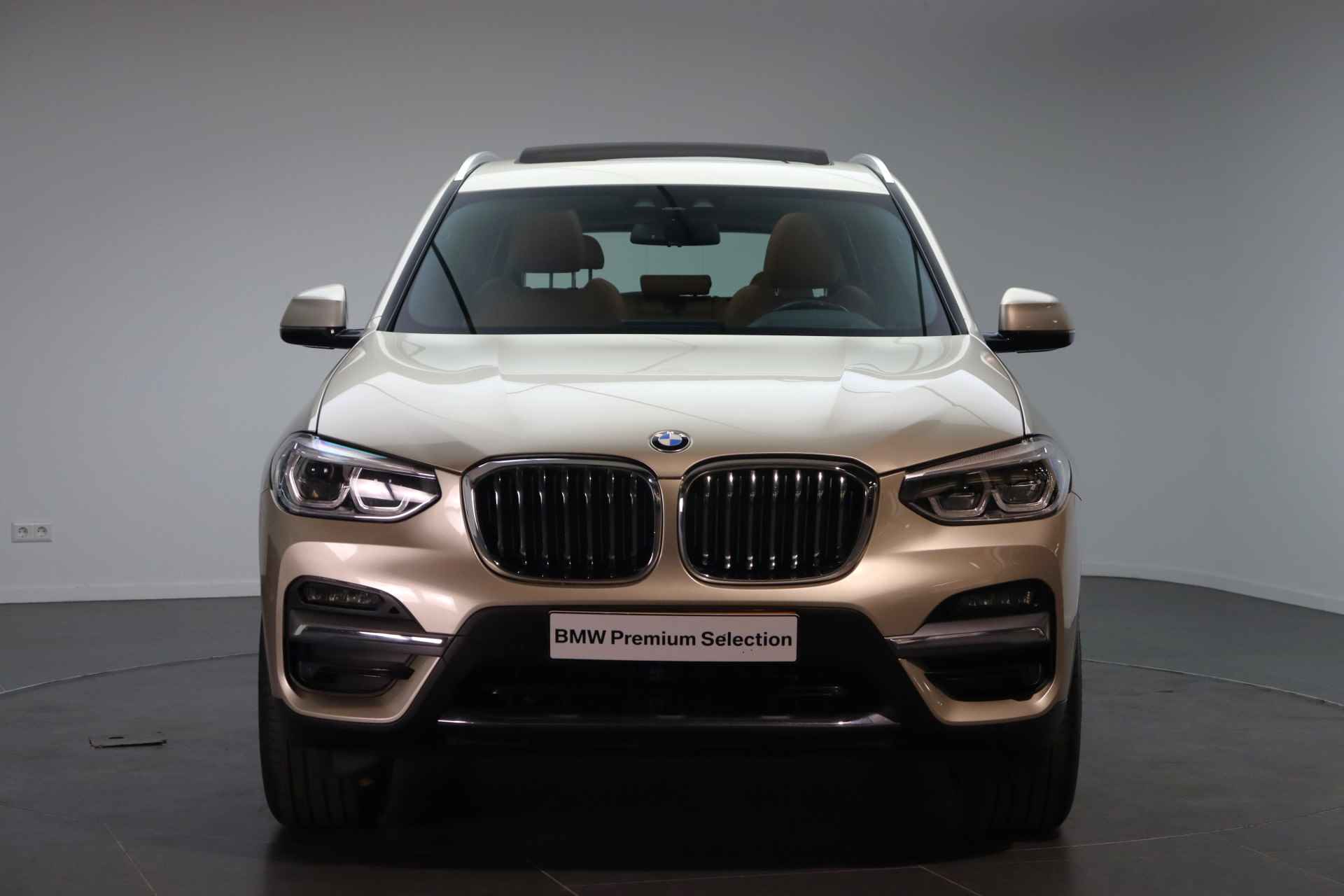 BMW X3 xDrive20i High Executive Luxury Line Automaat / Panoramadak / Sportstoelen / Stoelverwarming / Adaptieve LED / Parking Assistant / Head-Up / Live Cockpit Professional - 6/22