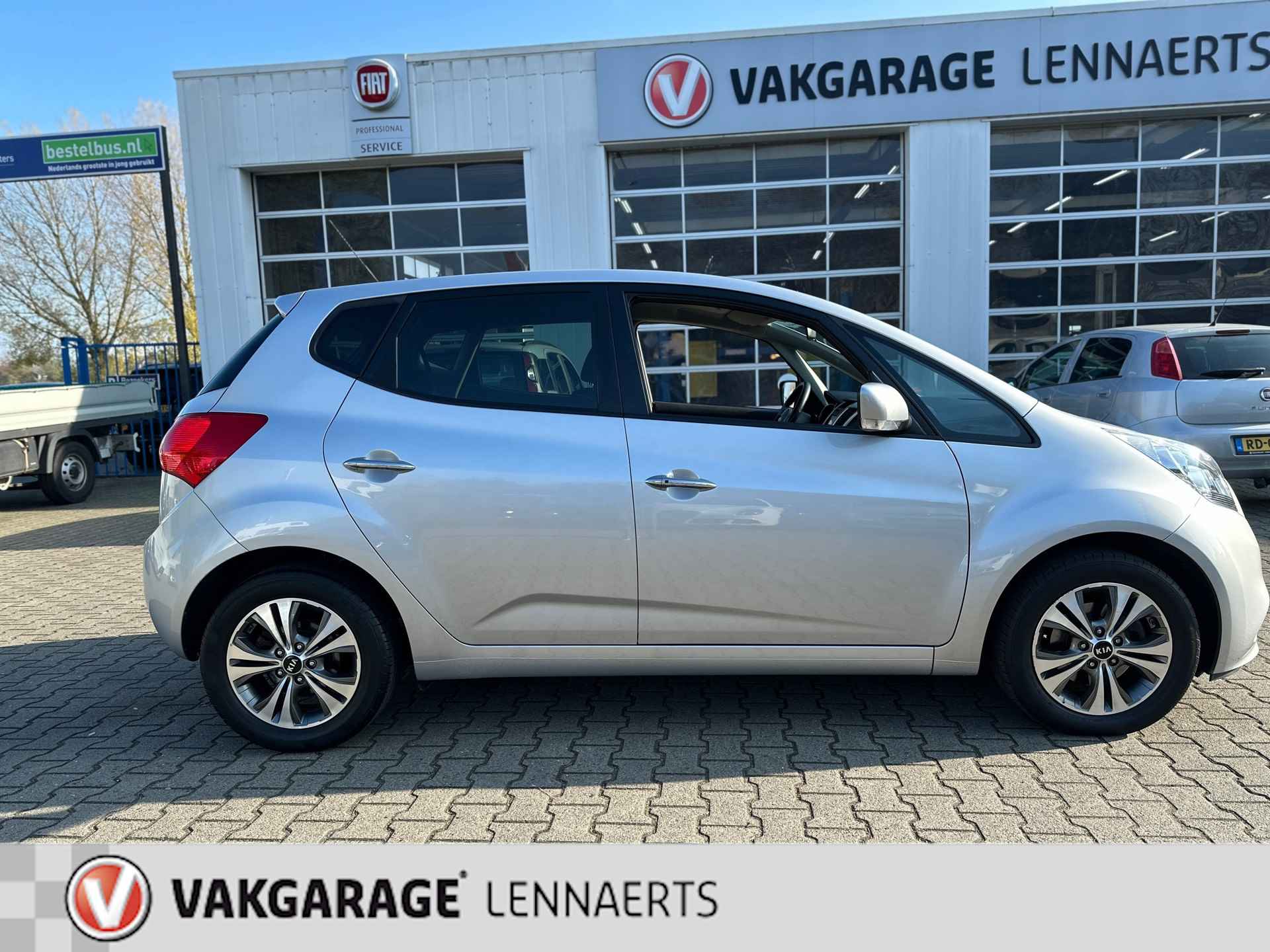 Kia Venga 1.6 CVVT DynamicPLusLine Automaat (RIJKLAARPRIJS/BOVAG) - 6/28