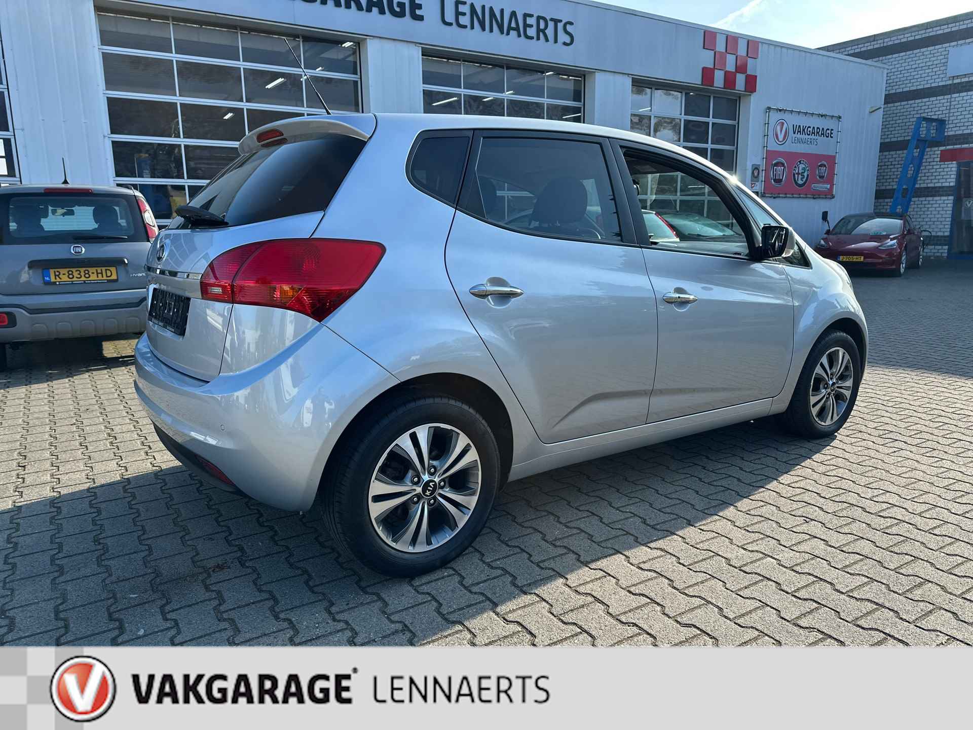 Kia Venga 1.6 CVVT DynamicPLusLine Automaat (RIJKLAARPRIJS/BOVAG) - 11/28