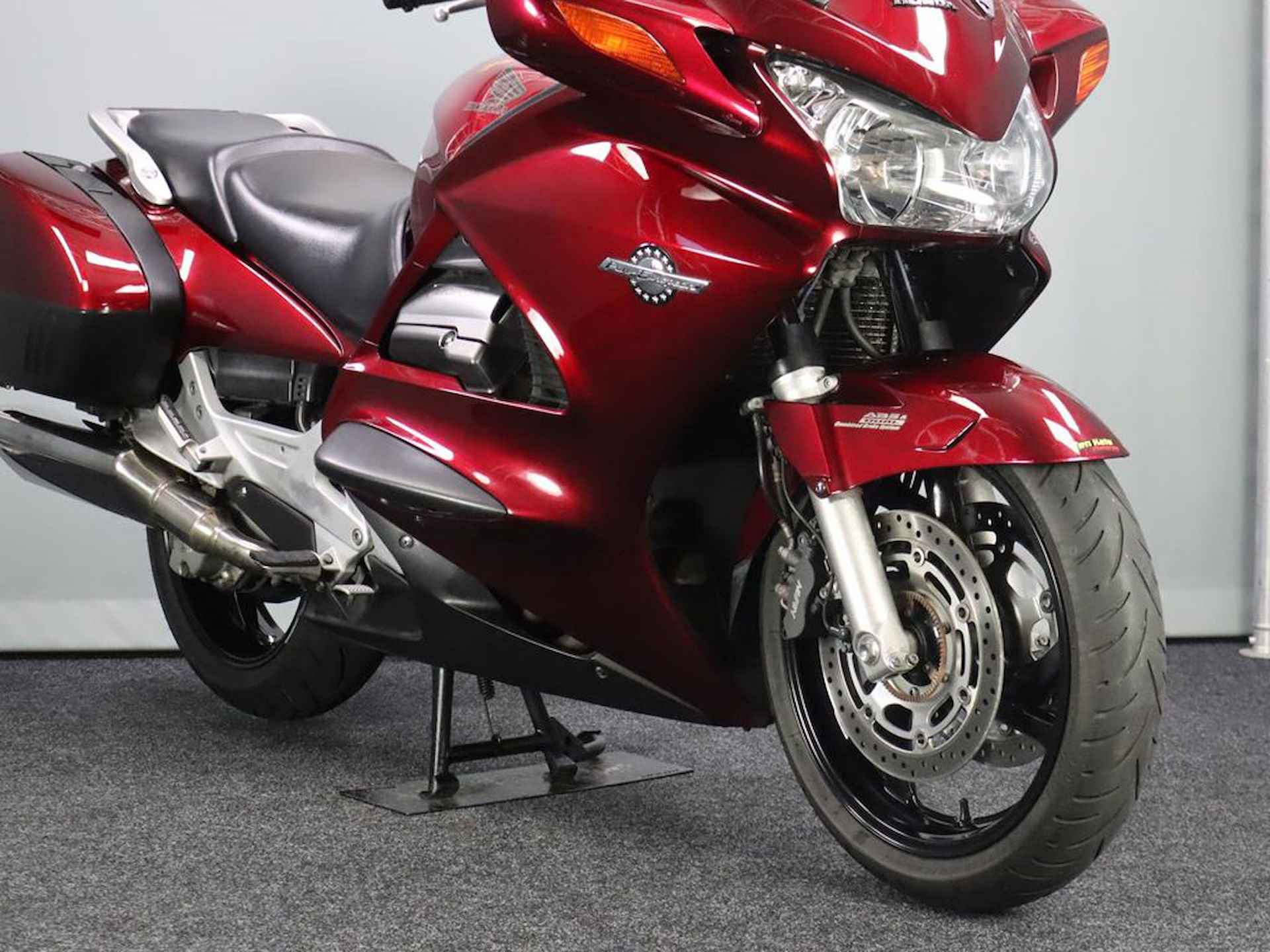 Honda ST 1300 Pan European ABS - 3/12