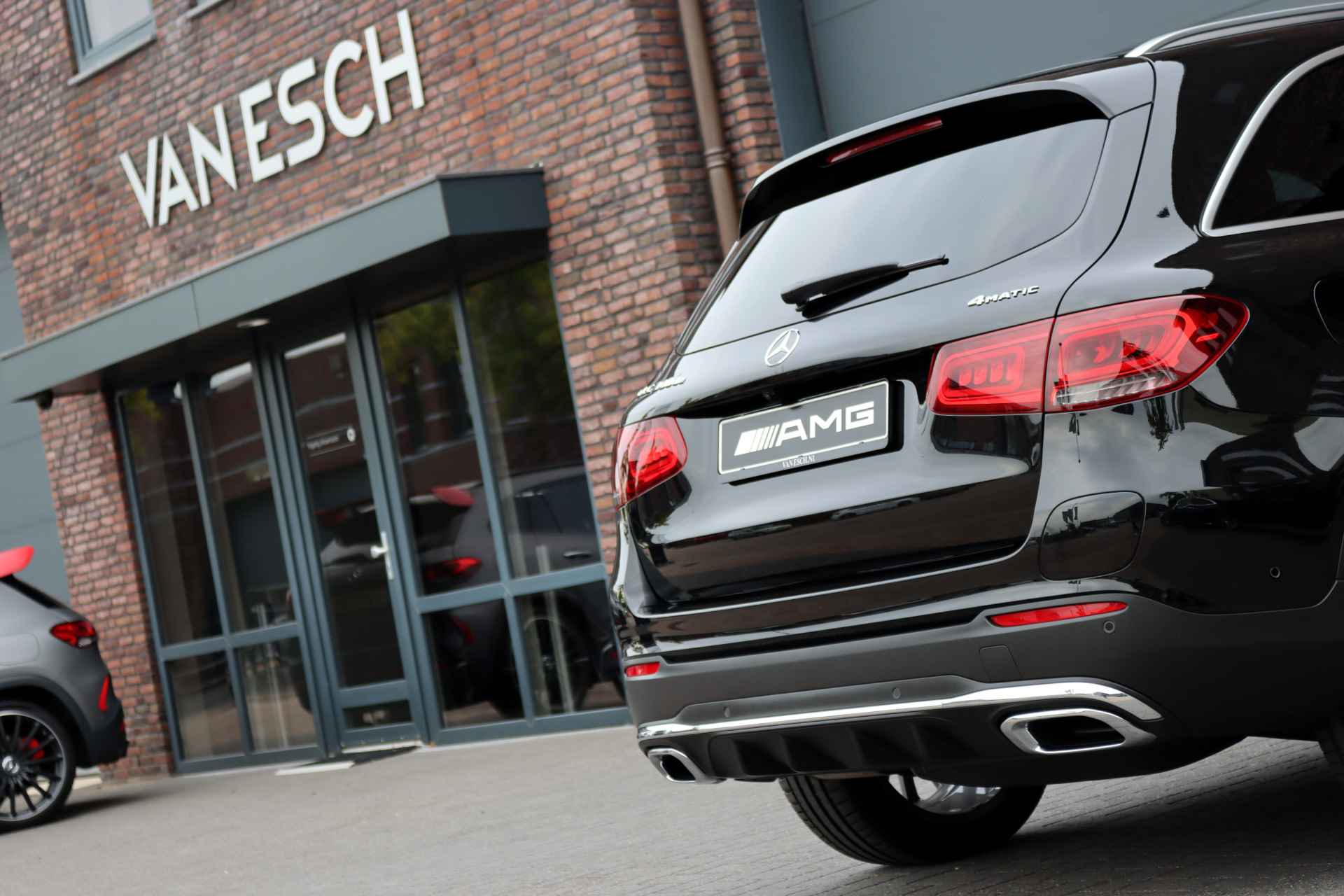 Mercedes-Benz GLC 300de 4-MATIC AMG Line Aut9 | Panoramadak | Distronic+ | Surround Camera | Keyless Go | DAB | Stoelverwarming | Sfeerverlichting | Parkeerassistent | - 22/45