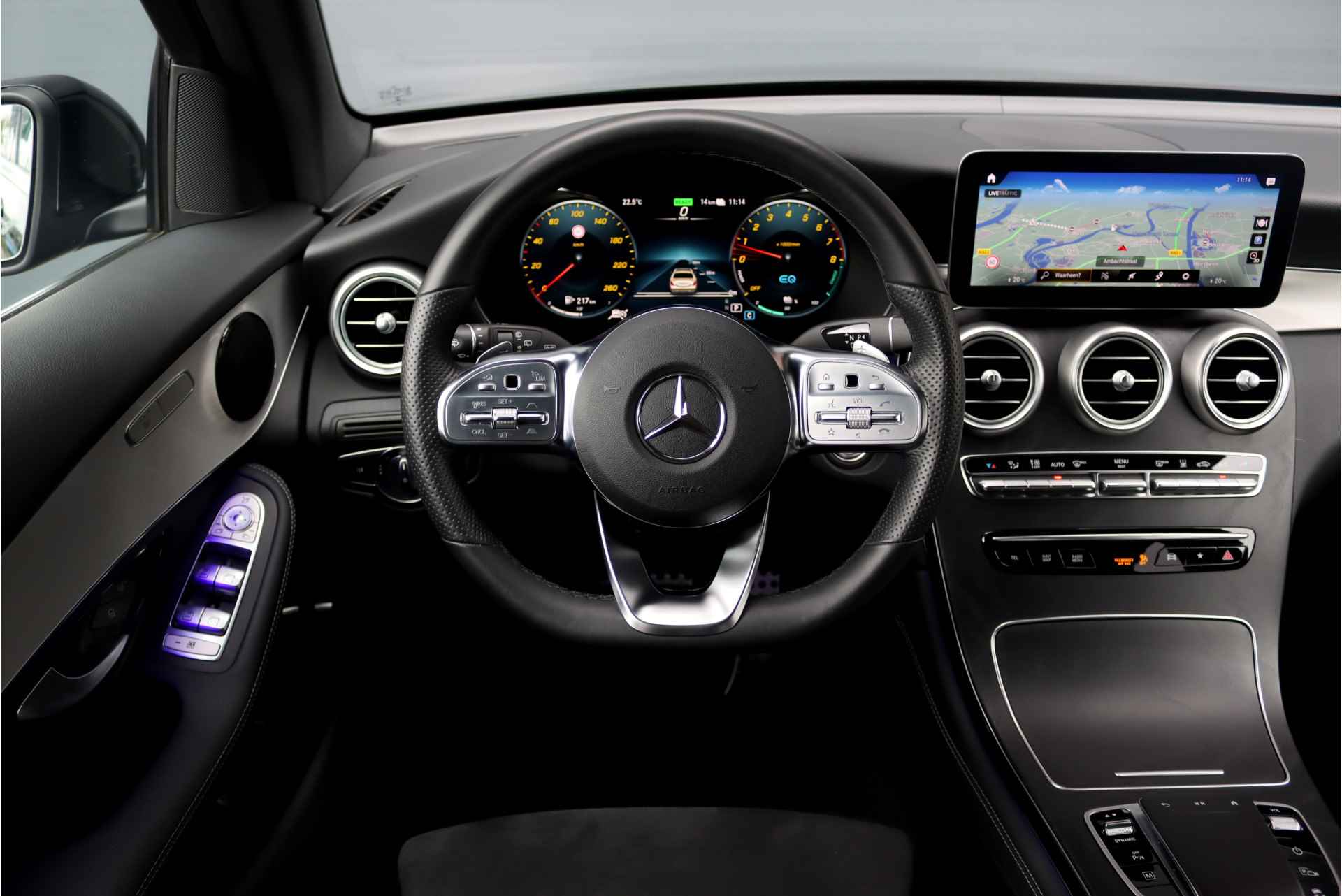 Mercedes-Benz GLC 300de 4-MATIC AMG Line Aut9 | Panoramadak | Distronic+ | Surround Camera | Keyless Go | DAB | Stoelverwarming | Sfeerverlichting | Parkeerassistent | - 34/45