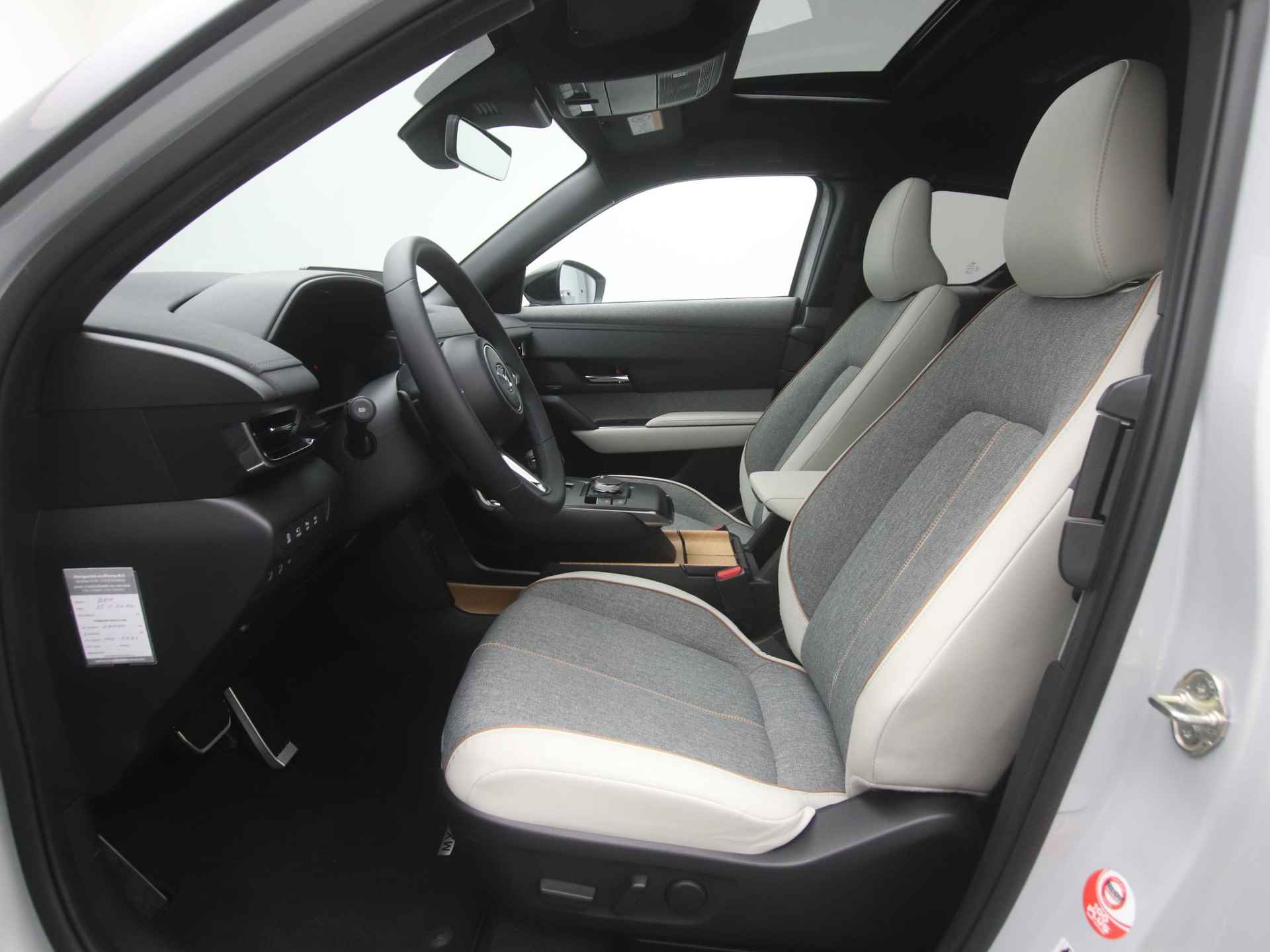 Mazda MX-30 e-SkyActiv EV Luxury : dealer onderhouden - 8% bijtelling tot 12-2025 | €2.000,- subsidie - 14/61