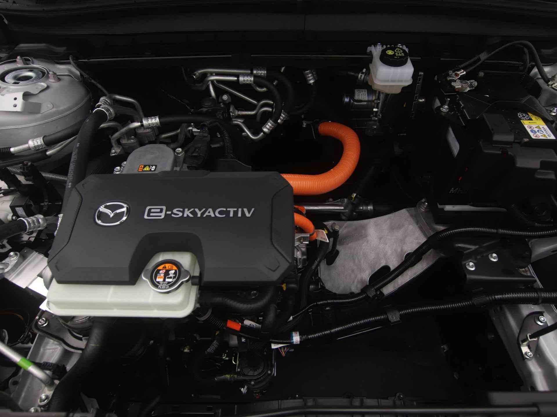 Mazda MX-30 e-SkyActiv EV Luxury : dealer onderhouden - 8% bijtelling tot 12-2025 | €2.000,- subsidie - 52/61