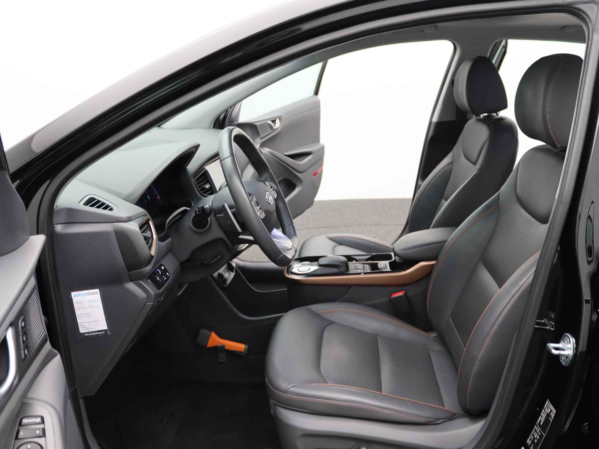 Hyundai IONIQ Premium EV | SEPP subsidie mogelijk | Airco | Cruise Control | Lederen bekleding | Navigatie | LED | - 15/63