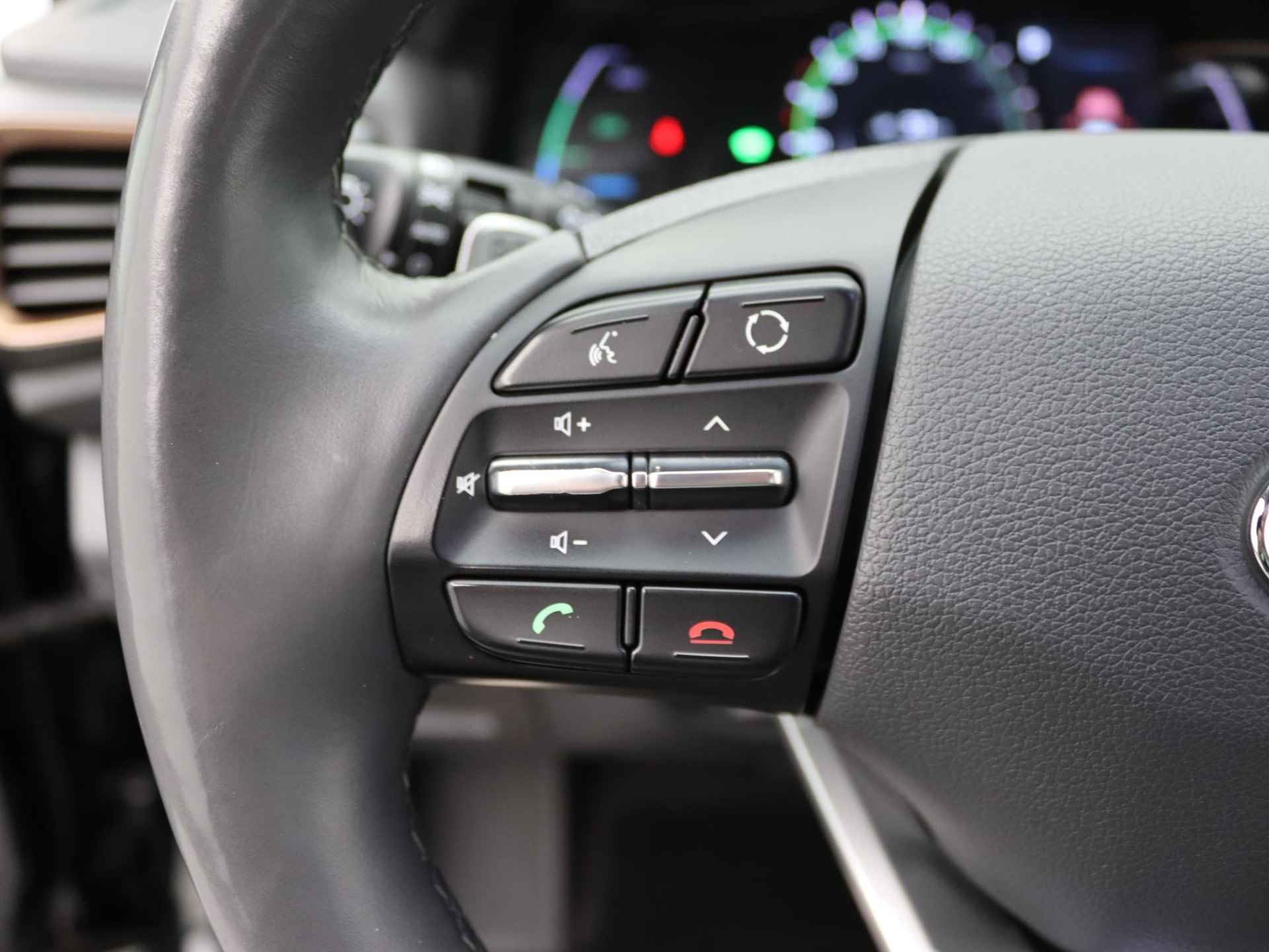 Hyundai IONIQ Premium EV | SEPP subsidie mogelijk | Airco | Cruise Control | Lederen bekleding | Navigatie | LED | - 25/63