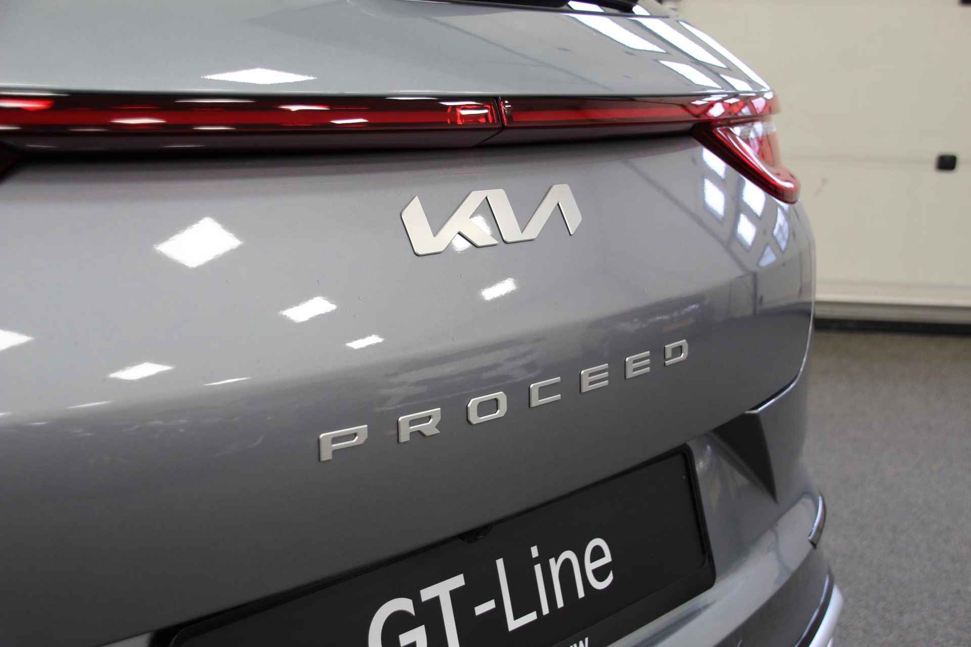 Kia ProCeed 1.5 T-GDi GT-Line |Nu met €3.000,- korting | Panoramadak| Navigatie| Keyless Entry| Privacy Glass | Climate Control| Stoel/Stuurverwarming|  Nu te bestellen bij KIA Leiderdorp 071-76000600 - 9/33