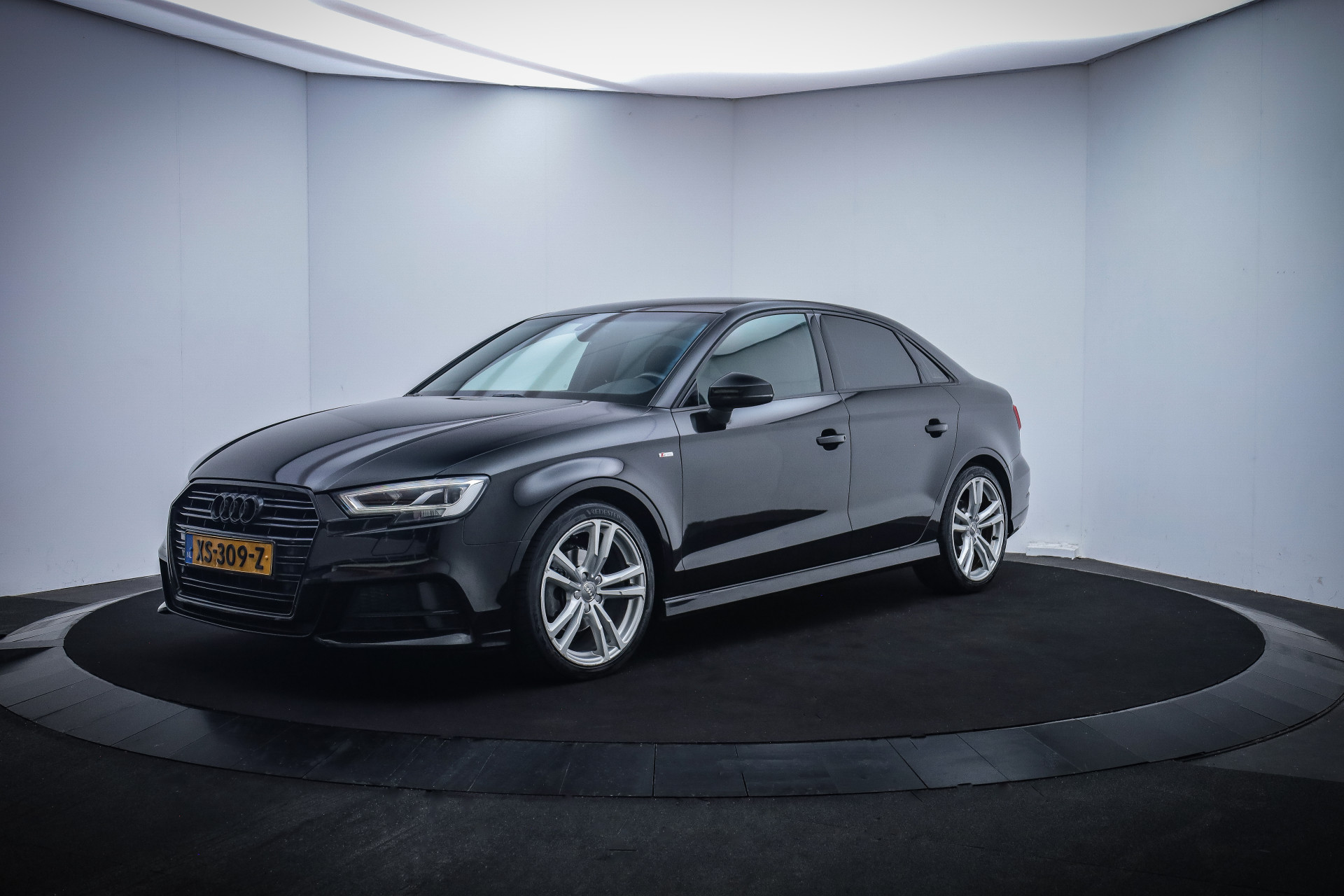 Audi A3 Limousine 30TFSI S-Tr S-LINE Edition FULL LED/NAVI/CLIMA/CRUISE/LMV 18''/PDC V+A