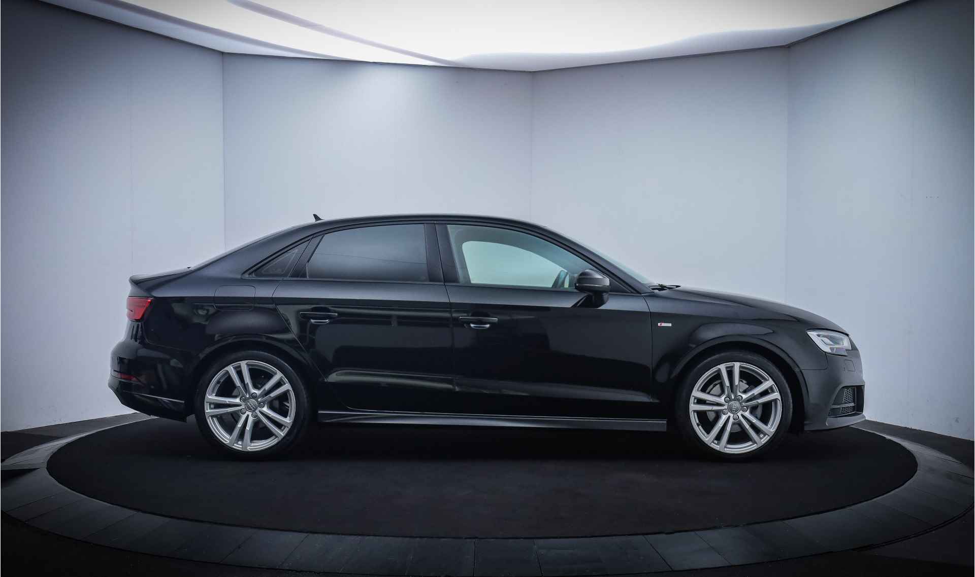 Audi A3 Limousine 30TFSI S-Tr S-LINE Edition FULL LED/NAVI/CLIMA/CRUISE/LMV 18''/PDC V+A - 4/22