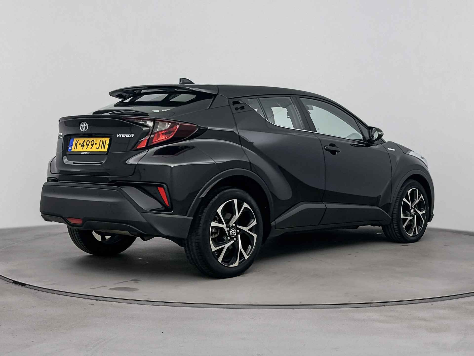 Toyota C-HR 1.8 Hybrid Dynamic | Navigatie | Camera | Climate Control | Cruise Control Adaptief | Parkeersensoren | - 3/40