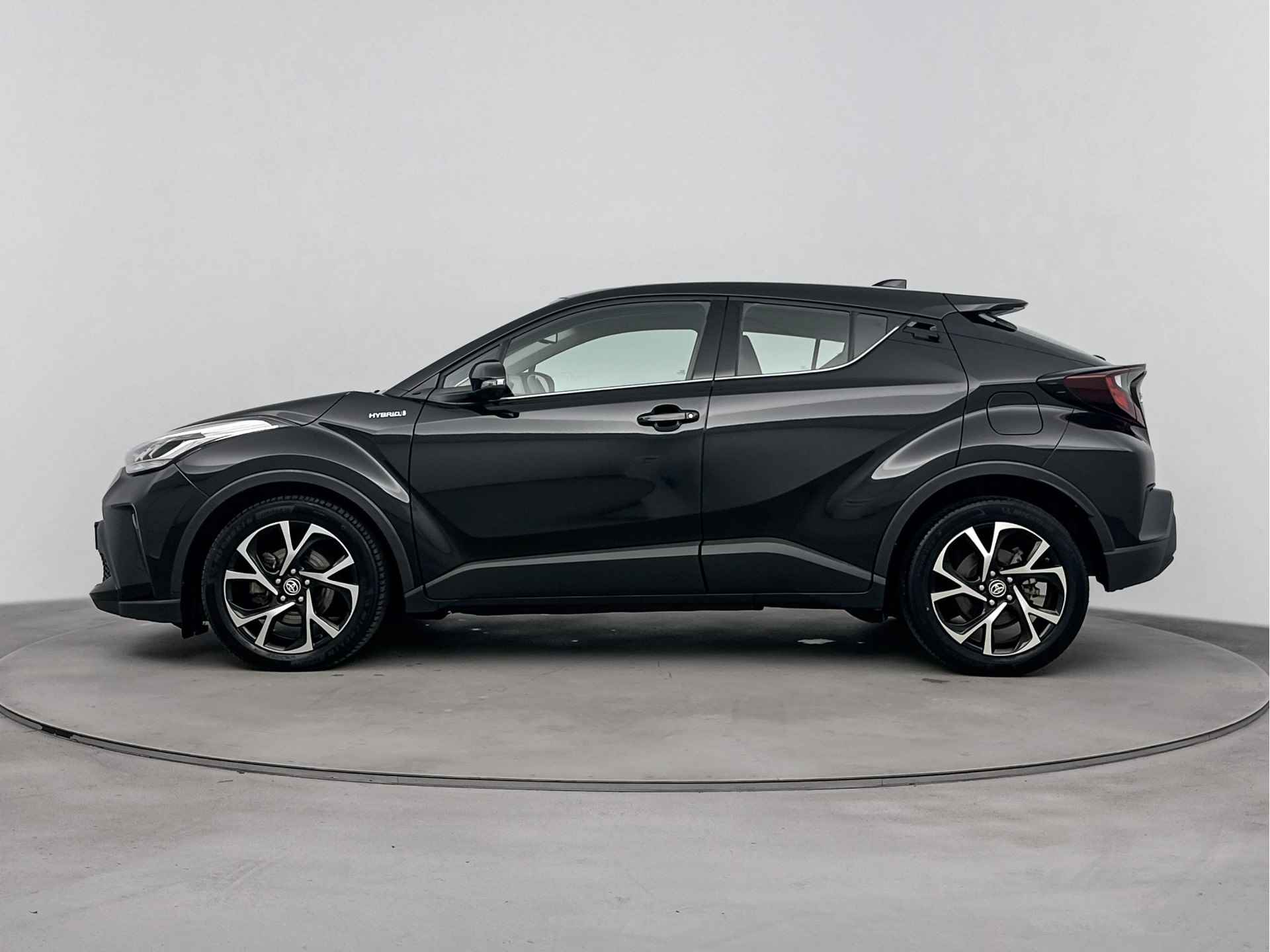 Toyota C-HR 1.8 Hybrid Dynamic | Navigatie | Camera | Climate Control | Cruise Control Adaptief | Parkeersensoren | - 4/40