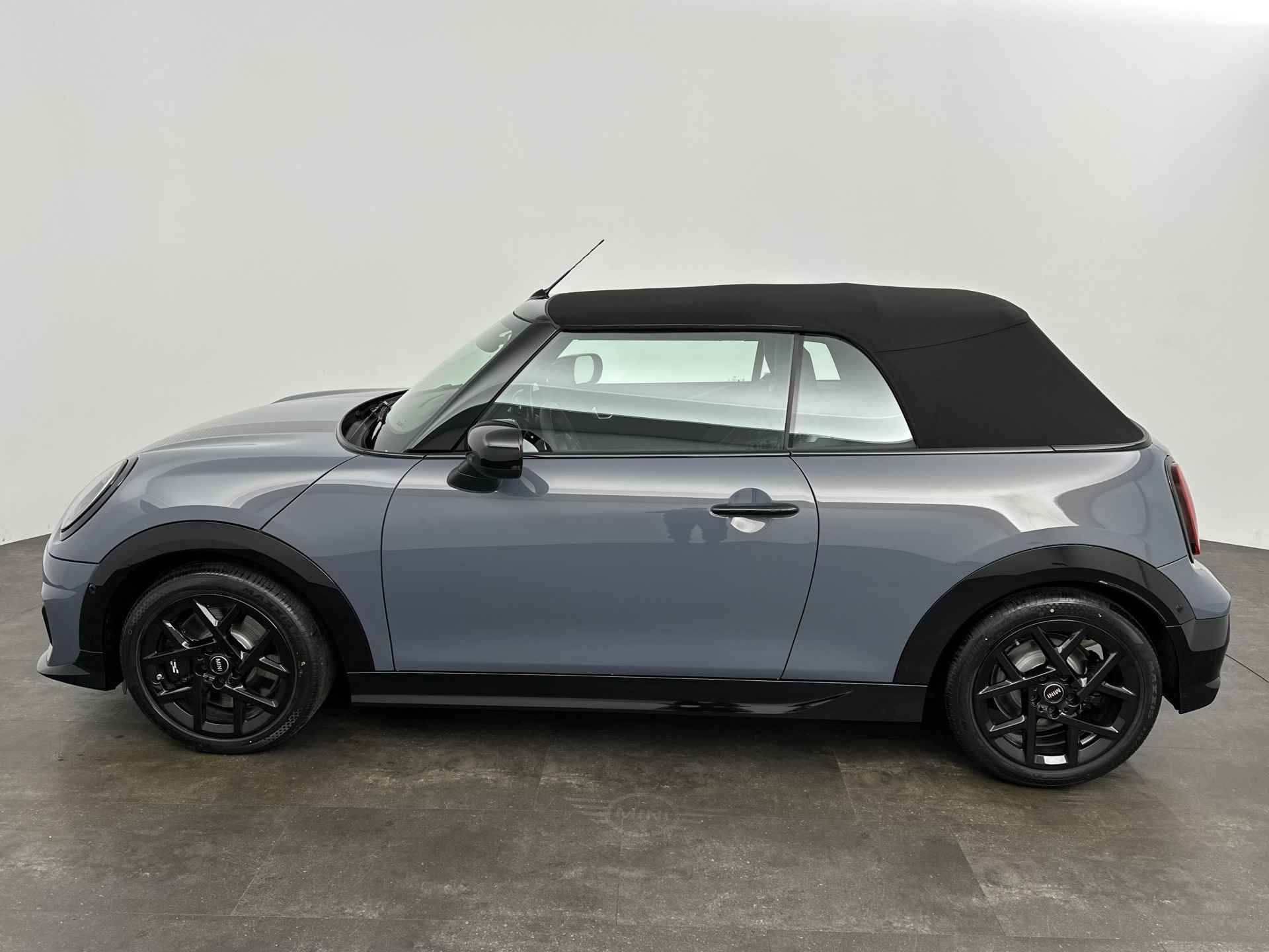 MINI Cabrio S JCW Trim | Pakket M | Sport Stripes Zwart - 22/35