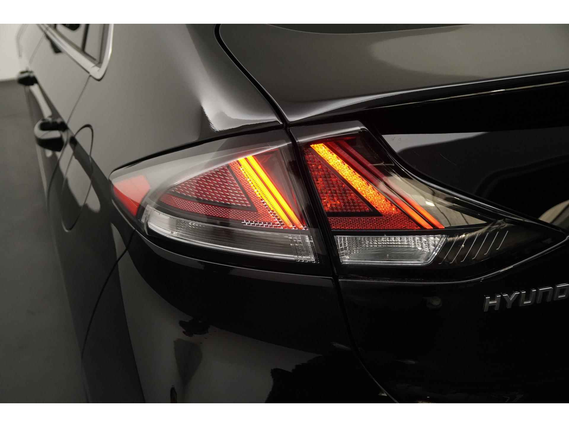 Hyundai IONIQ 1.6 GDi PHEV Style | Head Up | Stuur & Stoelverwarming | Zondag Open! - 24/40