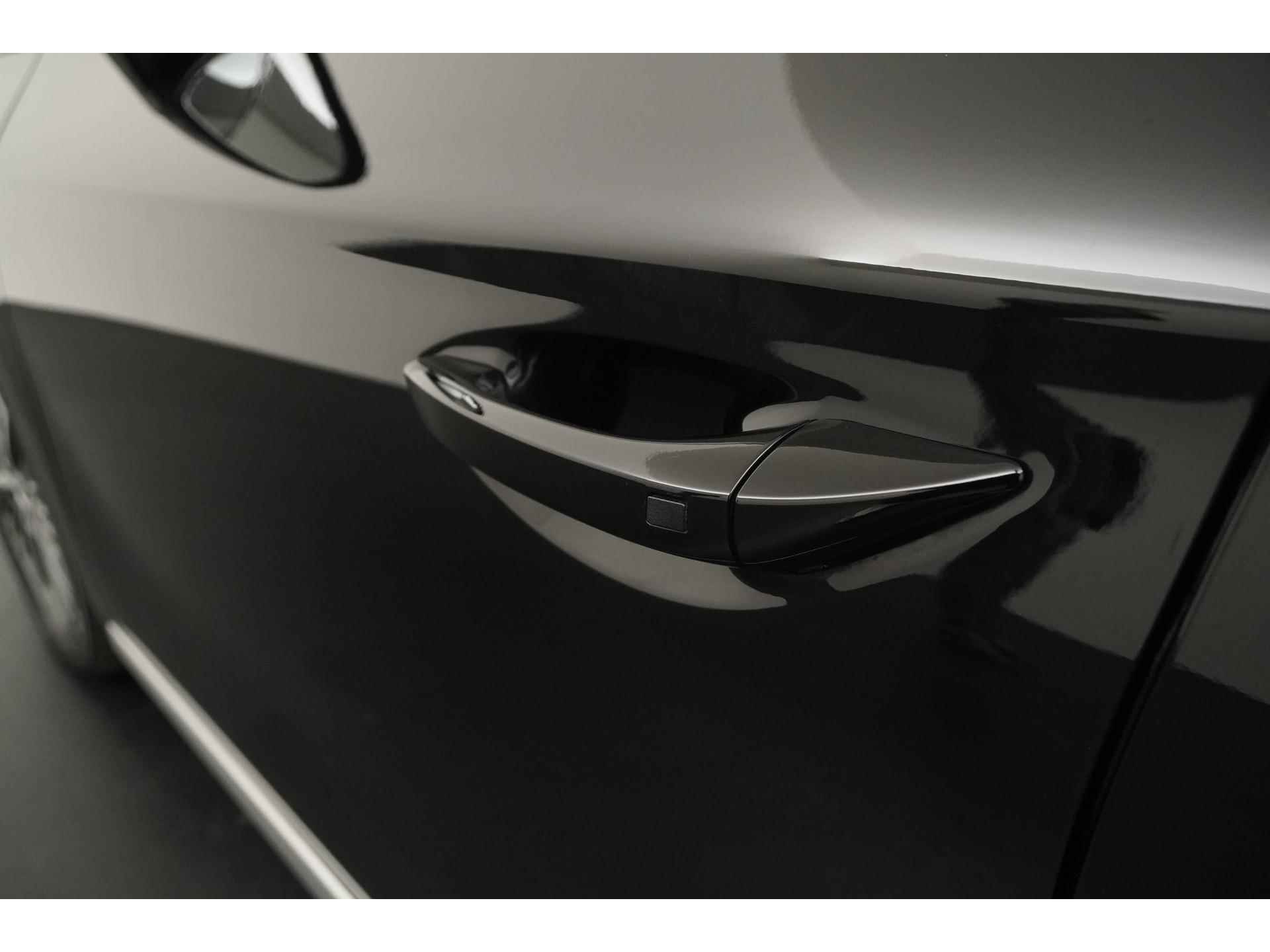 Hyundai IONIQ 1.6 GDi PHEV Style | Head Up | Stuur & Stoelverwarming | Zondag Open! - 27/40