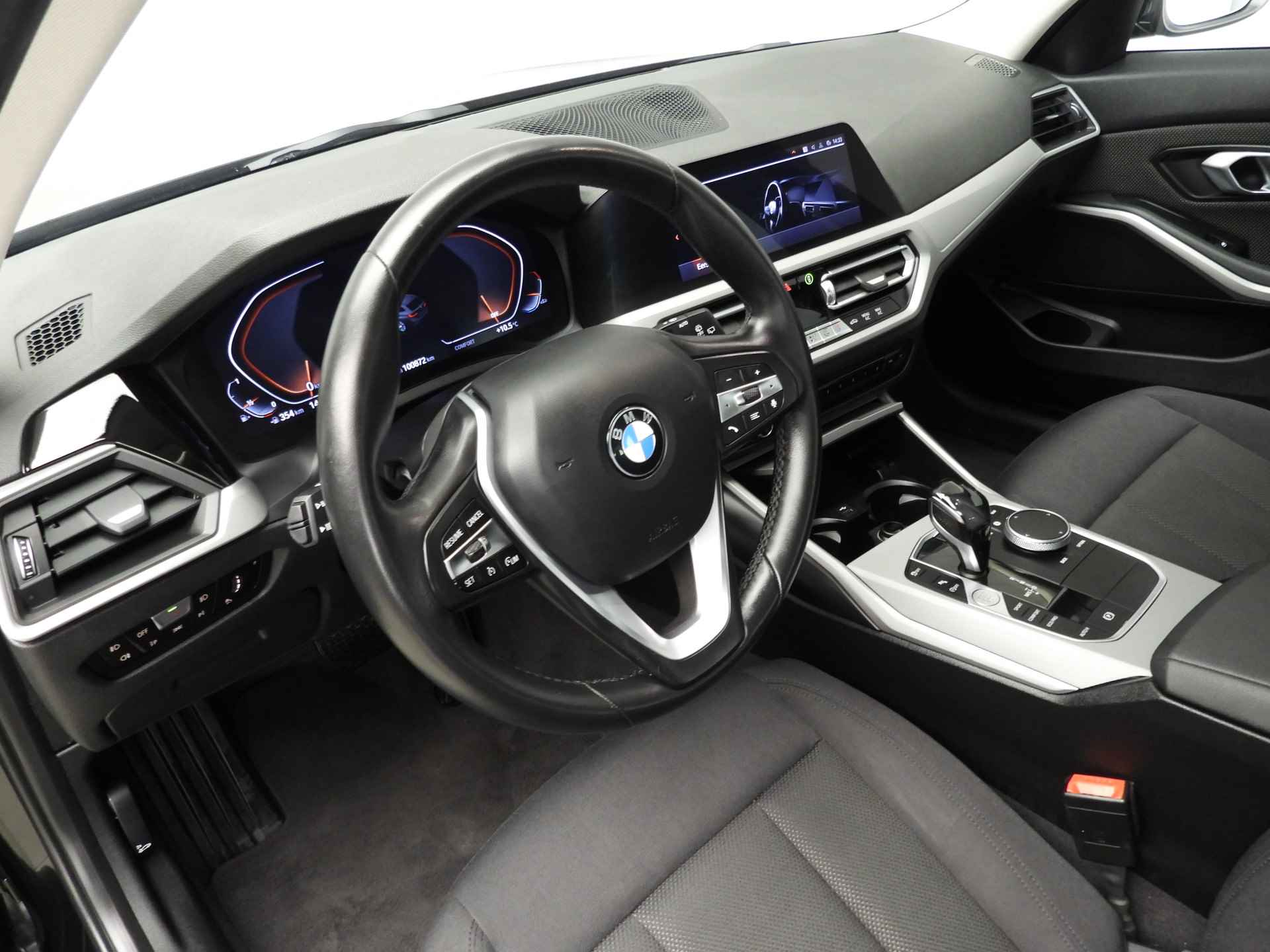 BMW 3 Serie Touring 318i LED / Navigatie / PDC / Clima / Cruise contole / DAB / Alu 17 inch - 7/35