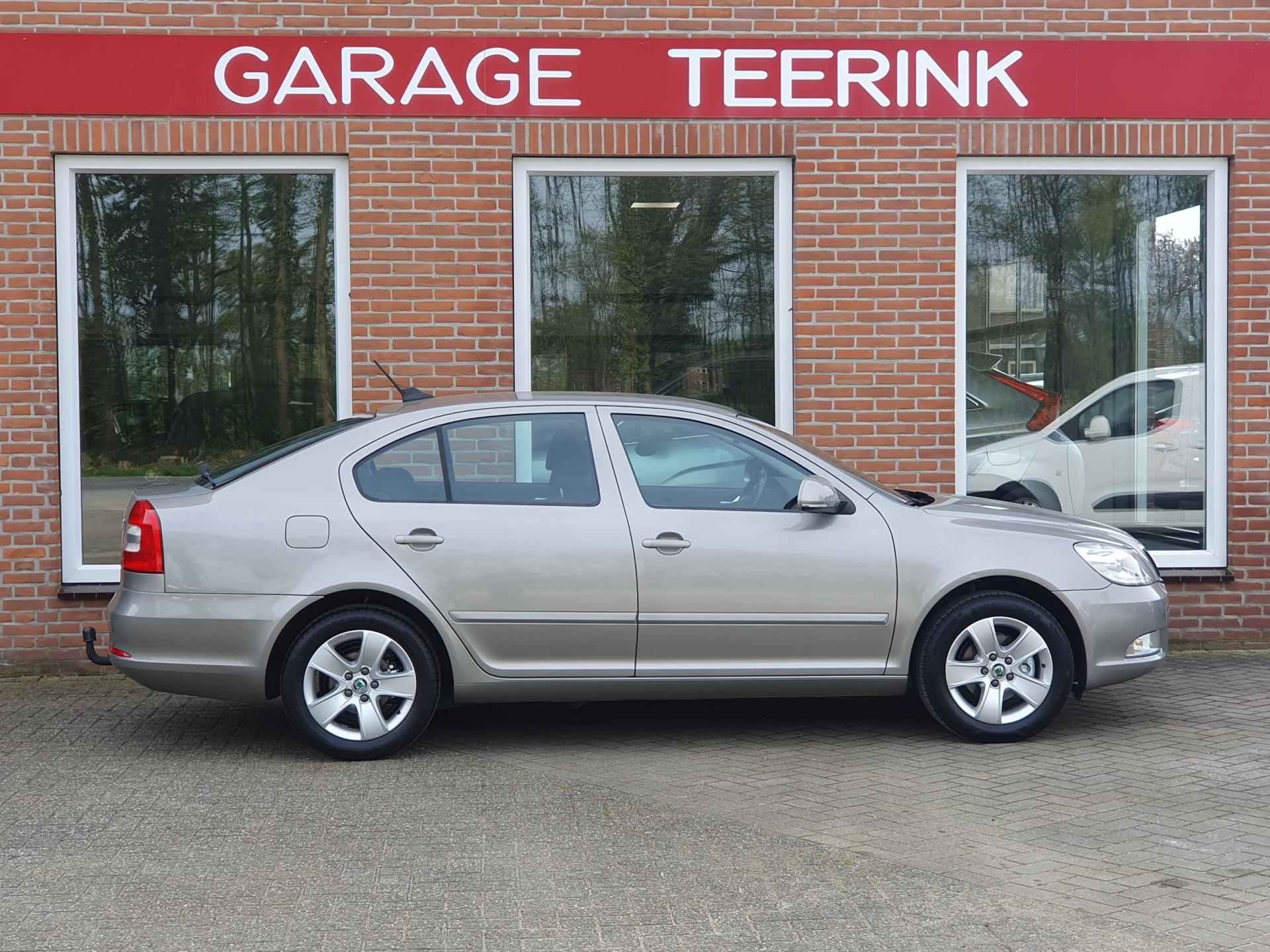 Skoda Octavia 1.2 TSI Elegance 105Pk 5drs clima, cruise, lmv, pdc, trekhaak RIJKLAAR - 15/17