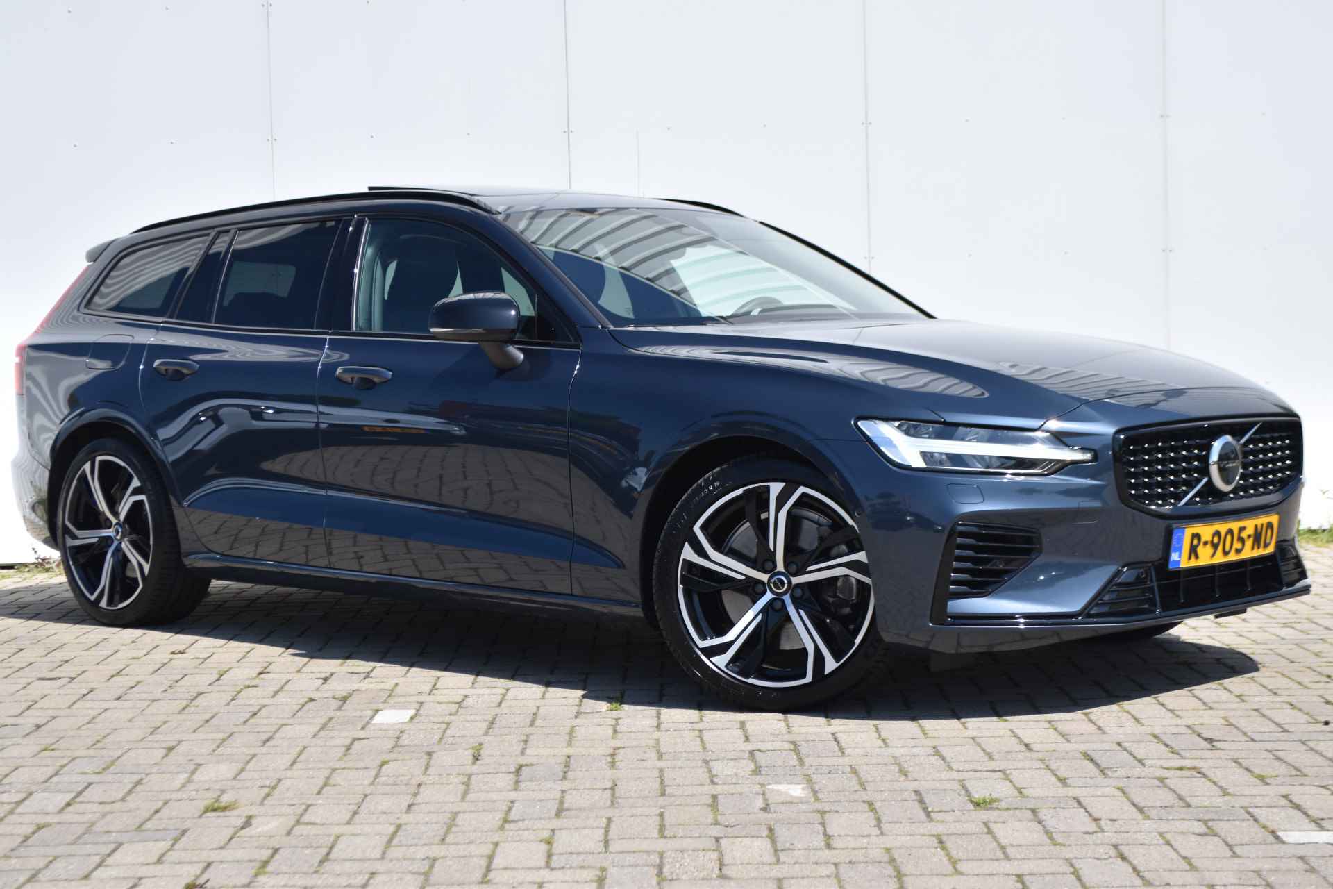 Volvo V60 T6 Recharge AWD Plus Dark #HarmanKardon #Stoelkoeling! #LongRange! - 3/33