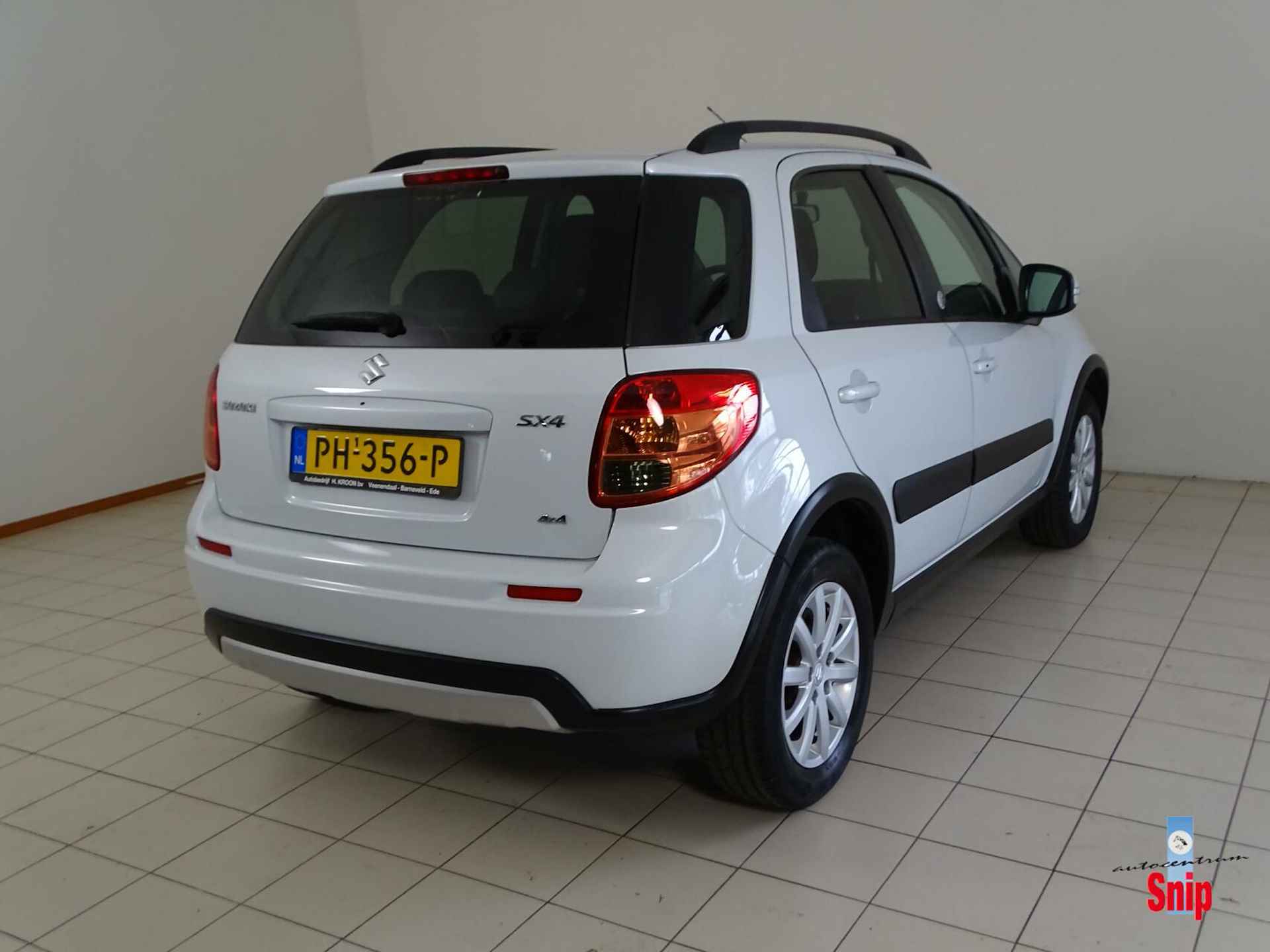 Suzuki SX4 1.6 AWD Expressive - 23/27