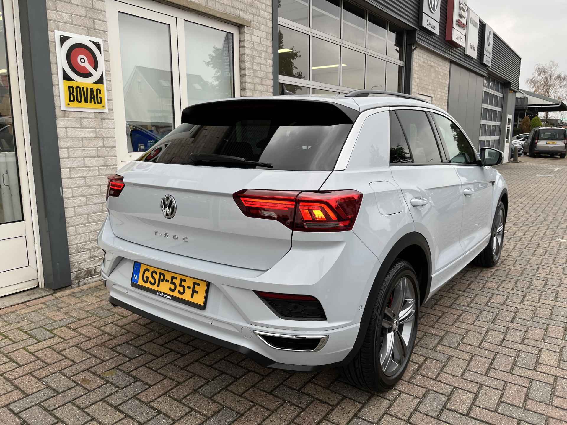 Volkswagen T-Roc 1.5 TSI 2x R-Line / AUTOMAAT/ CAMERA/ PARK. SENSOREN/ LED/ DODE HOEK/ STOEL VERWARM./ KEYLESS/ DIGITAL DASHBOARD/ ADAPT. CRUISE/ BLUETOOTH/ NAVI/ CLIMA/ DAB/ - 46/51