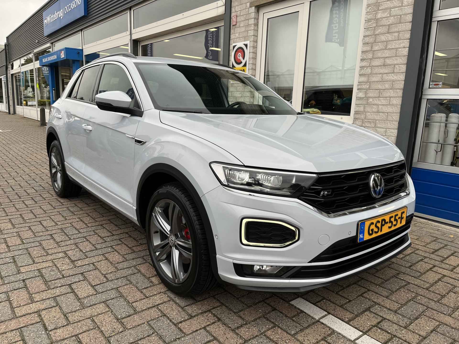 Volkswagen T-Roc 1.5 TSI 2x R-Line / AUTOMAAT/ CAMERA/ PARK. SENSOREN/ LED/ DODE HOEK/ STOEL VERWARM./ KEYLESS/ DIGITAL DASHBOARD/ ADAPT. CRUISE/ BLUETOOTH/ NAVI/ CLIMA/ DAB/ - 48/51