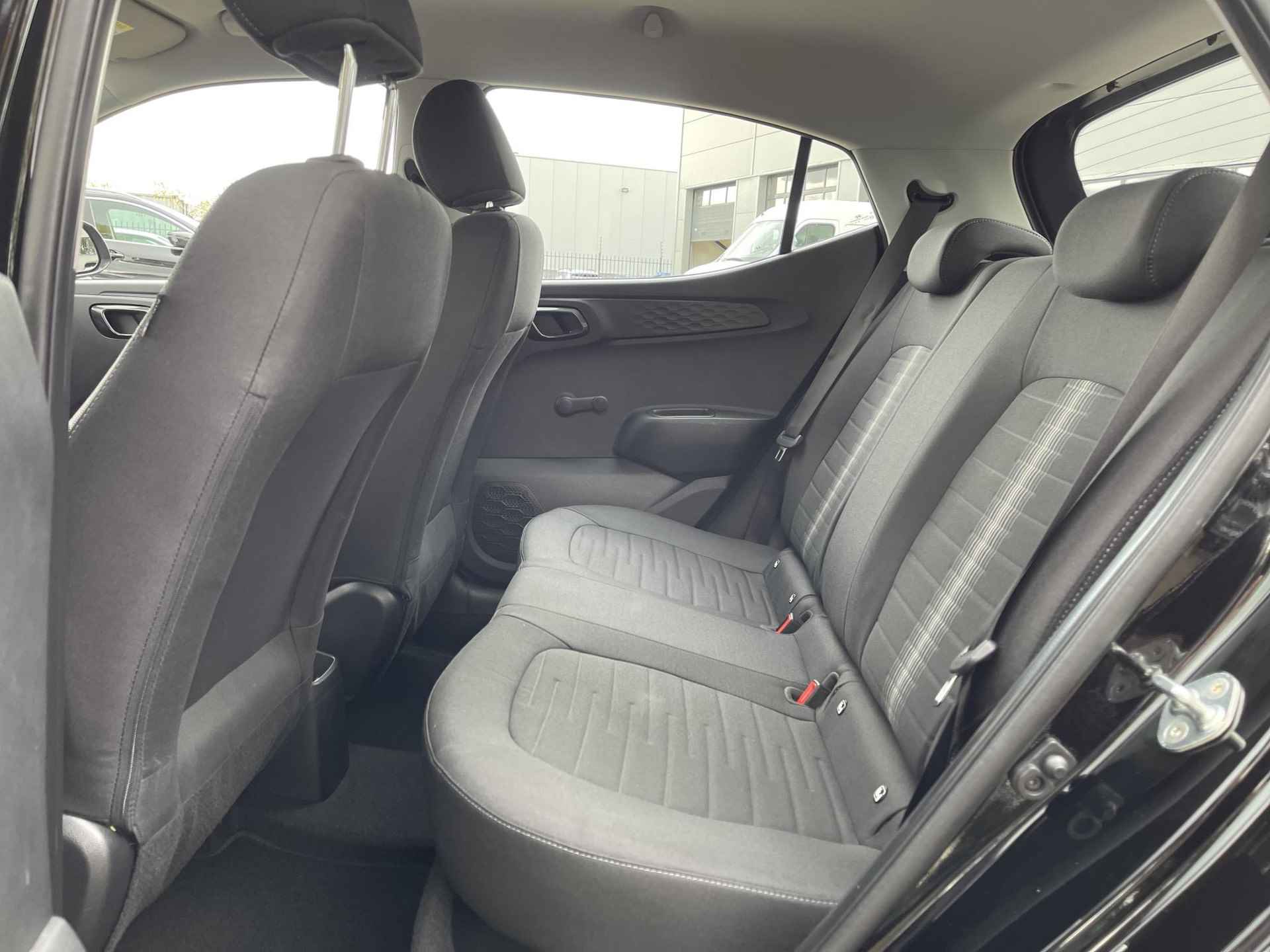Hyundai i10 1.0 Comfort | Apple Carplay/Android Auto | Camera | Cruise Control | Airco | Bluetooth Tel. | DAB | Rijklaarprijs! - 11/22