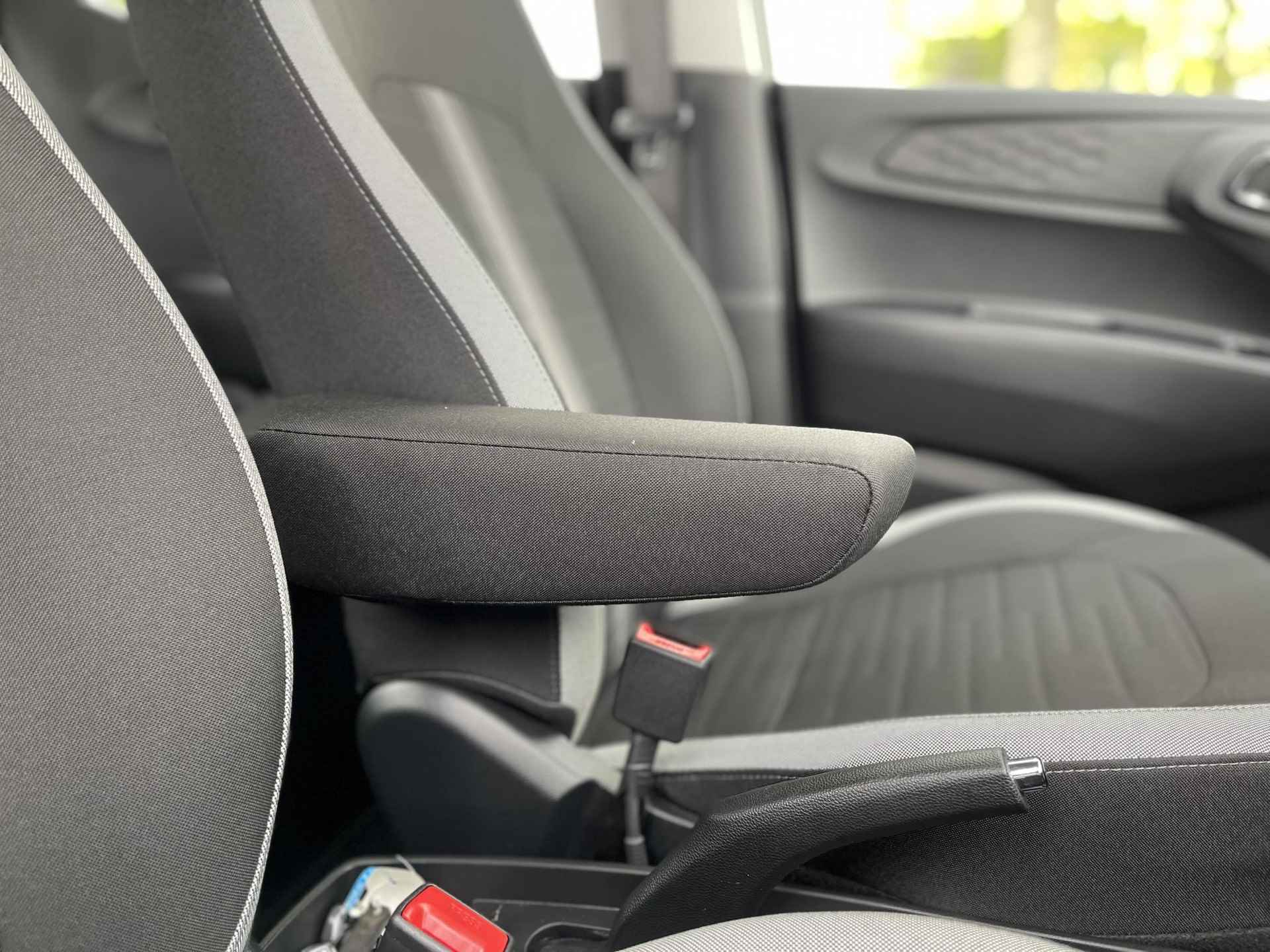 Hyundai i10 1.0 Comfort | Apple Carplay/Android Auto | Camera | Cruise Control | Airco | Bluetooth Tel. | DAB | Rijklaarprijs! - 21/22