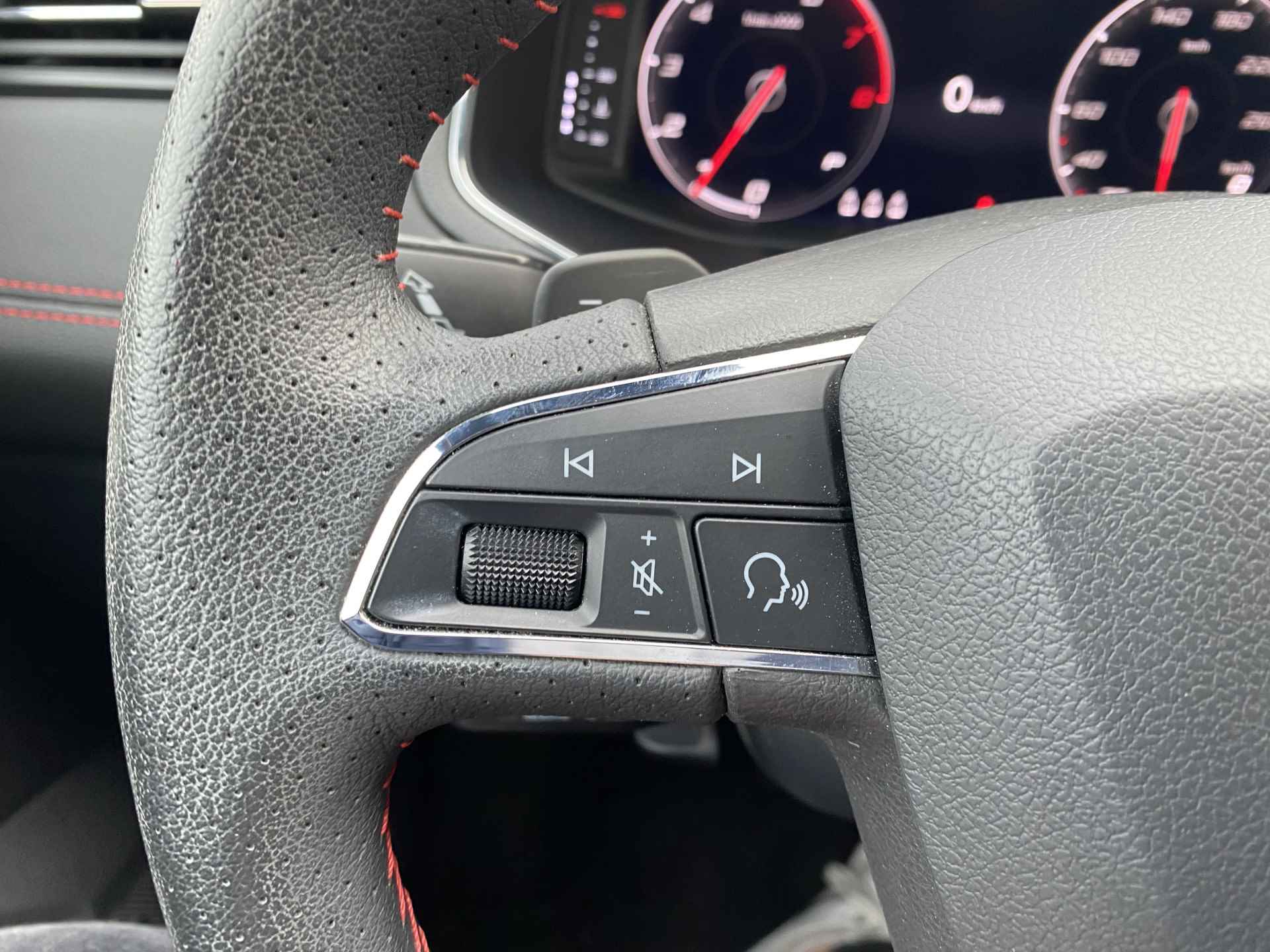 SEAT Ibiza 1.0 TSI FR Black Edition / AUTOMAAT/ PANO/ BEATS AUDIO/ CAMERA/ PARK. SENSOREN/ KEYLESS/ STOEL VERWARM./ VIRTUAL COCKPIT/ ADAPT. CRUISE/ APP CONNECT/ NAVI/ CLIMA/ DAB/ 18" LMV/ - 13/31