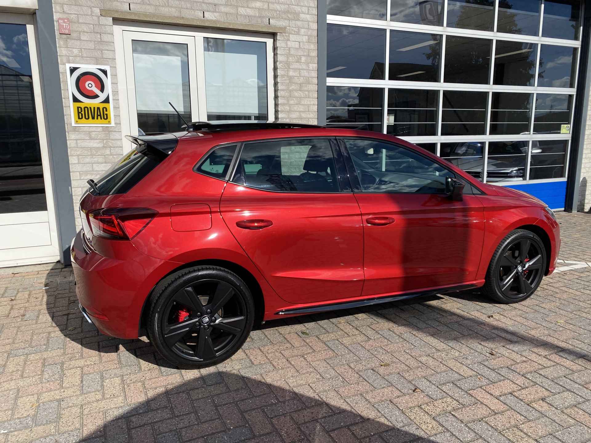 SEAT Ibiza 1.0 TSI FR Black Edition / AUTOMAAT/ PANO/ BEATS AUDIO/ CAMERA/ PARK. SENSOREN/ KEYLESS/ STOEL VERWARM./ VIRTUAL COCKPIT/ ADAPT. CRUISE/ APP CONNECT/ NAVI/ CLIMA/ DAB/ 18" LMV/ - 41/45