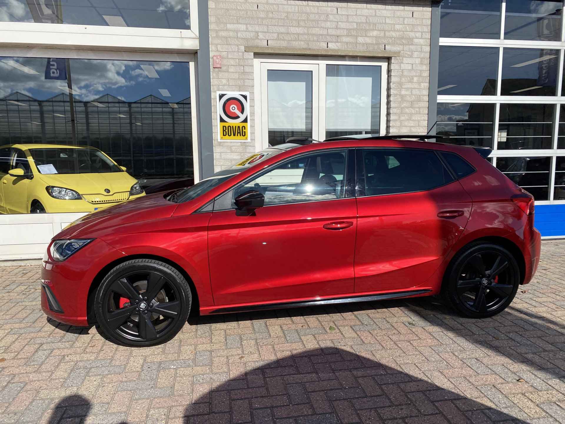 SEAT Ibiza 1.0 TSI FR Black Edition / AUTOMAAT/ PANO/ BEATS AUDIO/ CAMERA/ PARK. SENSOREN/ KEYLESS/ STOEL VERWARM./ VIRTUAL COCKPIT/ ADAPT. CRUISE/ APP CONNECT/ NAVI/ CLIMA/ DAB/ 18" LMV/ - 3/45