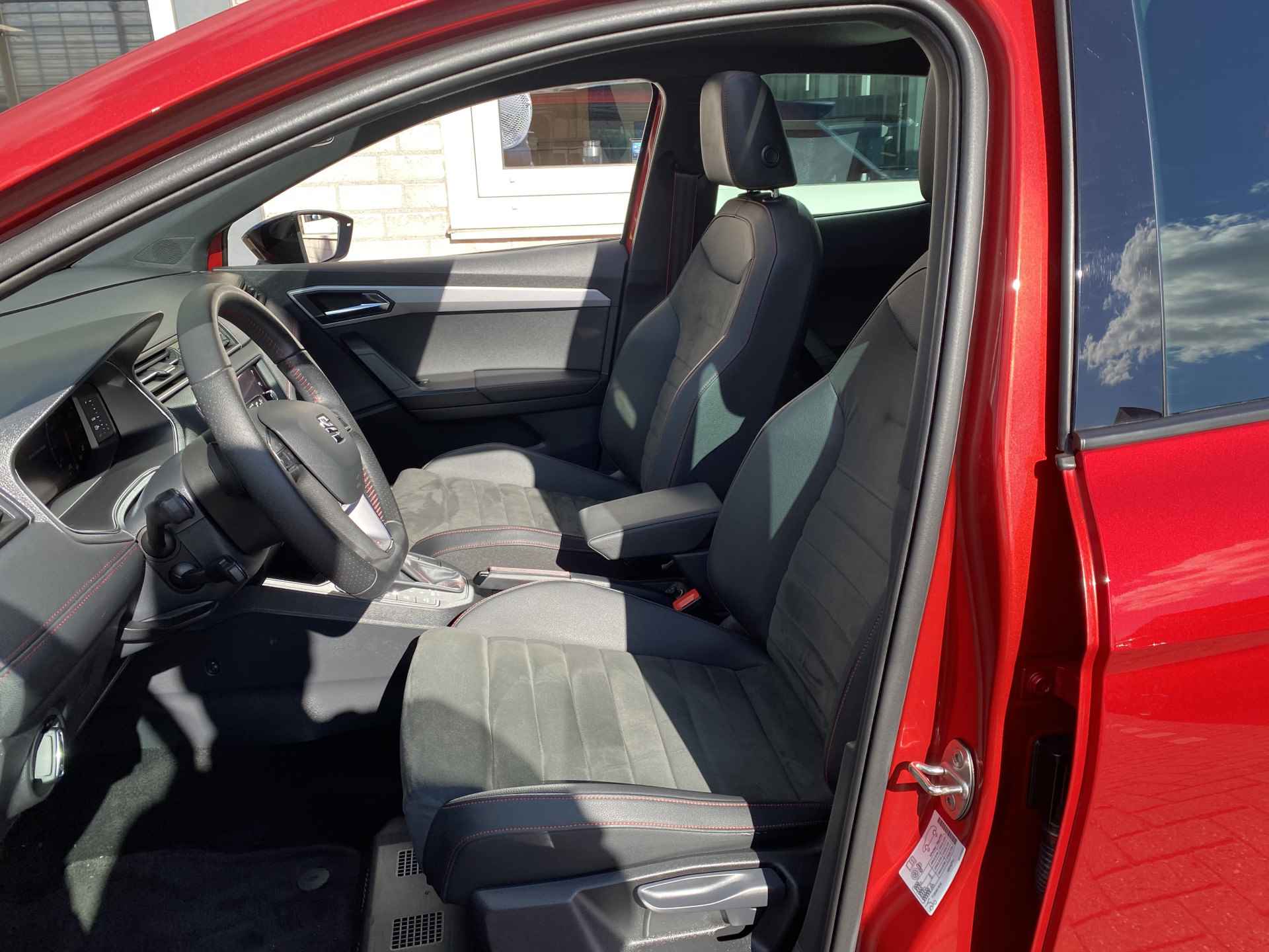 SEAT Ibiza 1.0 TSI FR Black Edition / AUTOMAAT/ PANO/ BEATS AUDIO/ CAMERA/ PARK. SENSOREN/ KEYLESS/ STOEL VERWARM./ VIRTUAL COCKPIT/ ADAPT. CRUISE/ APP CONNECT/ NAVI/ CLIMA/ DAB/ 18" LMV/ - 8/45