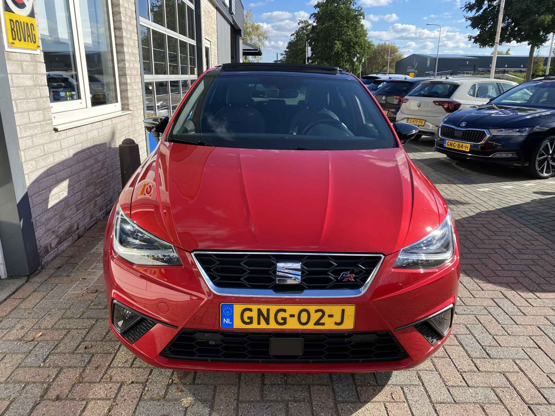 SEAT Ibiza 1.0 TSI FR Black Edition / AUTOMAAT/ PANO/ BEATS AUDIO/ CAMERA/ PARK. SENSOREN/ KEYLESS/ STOEL VERWARM./ VIRTUAL COCKPIT/ ADAPT. CRUISE/ APP CONNECT/ NAVI/ CLIMA/ DAB/ 18" LMV/ - 36/45