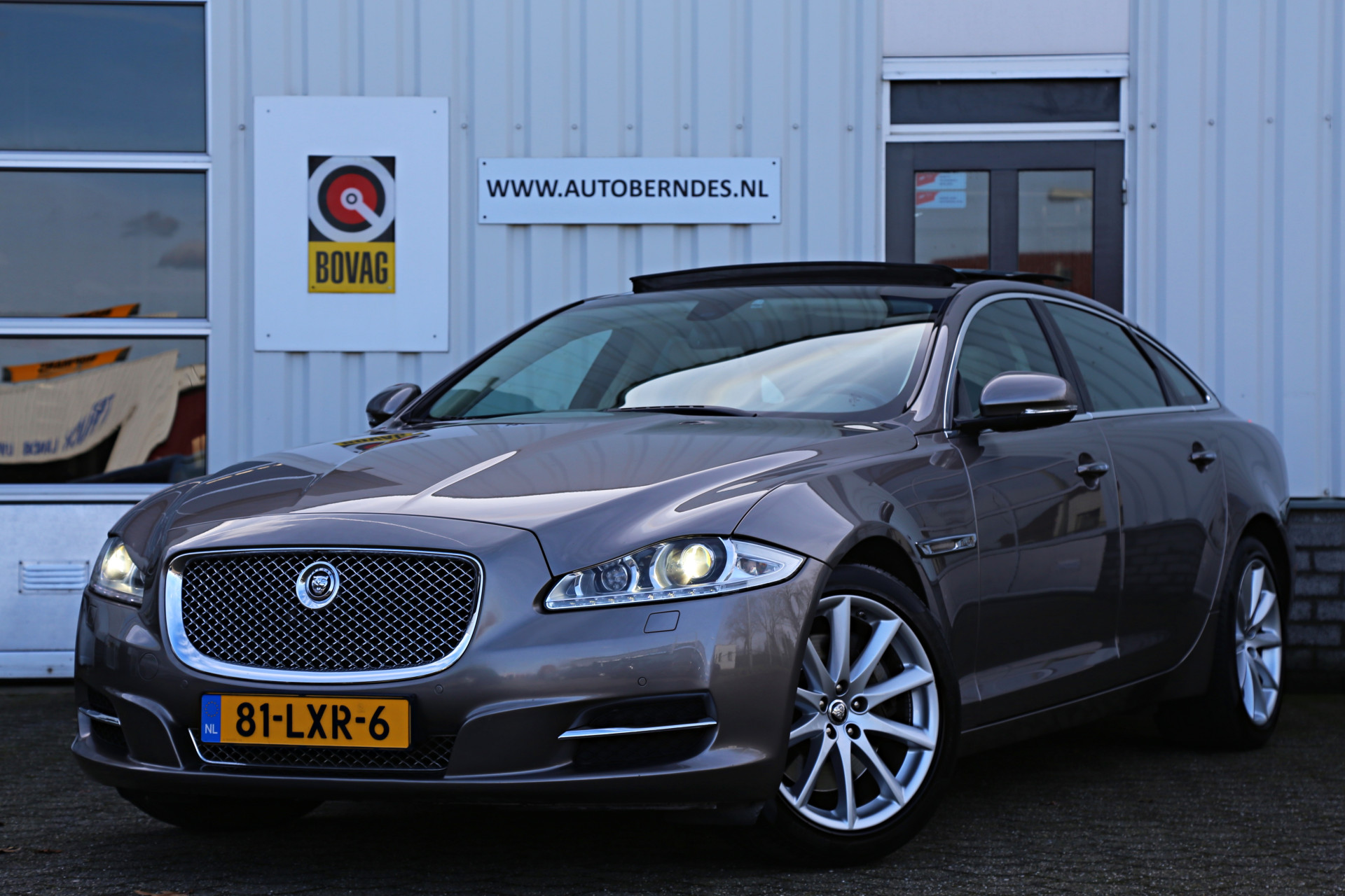 Jaguar XJ 5.0 V8 385PK Portfolio LWB*NL-Auto*Perfect Onderh.*Pano/Massage/ACC/Stoelverw.V+A/Stuurverw./StoelkoelingV+A/LED/Dodehoek/Camera bij viaBOVAG.nl