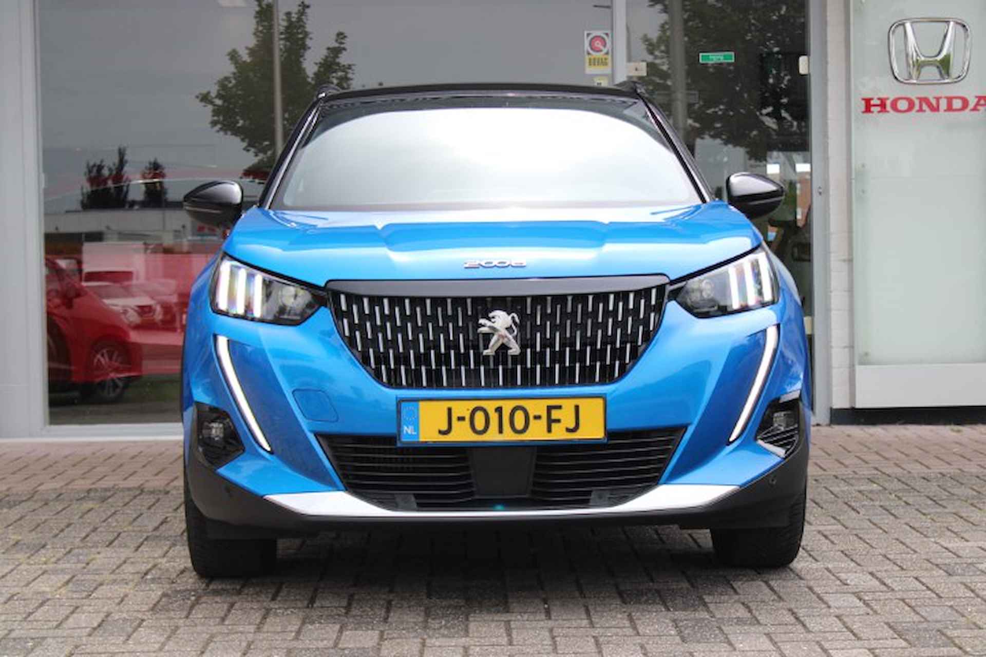 Peugeot 2008 1.2 Puretech 130pk GT-Line | Key-Less | Parkeersensoren voor en Achter met Camera Achter - 11/53