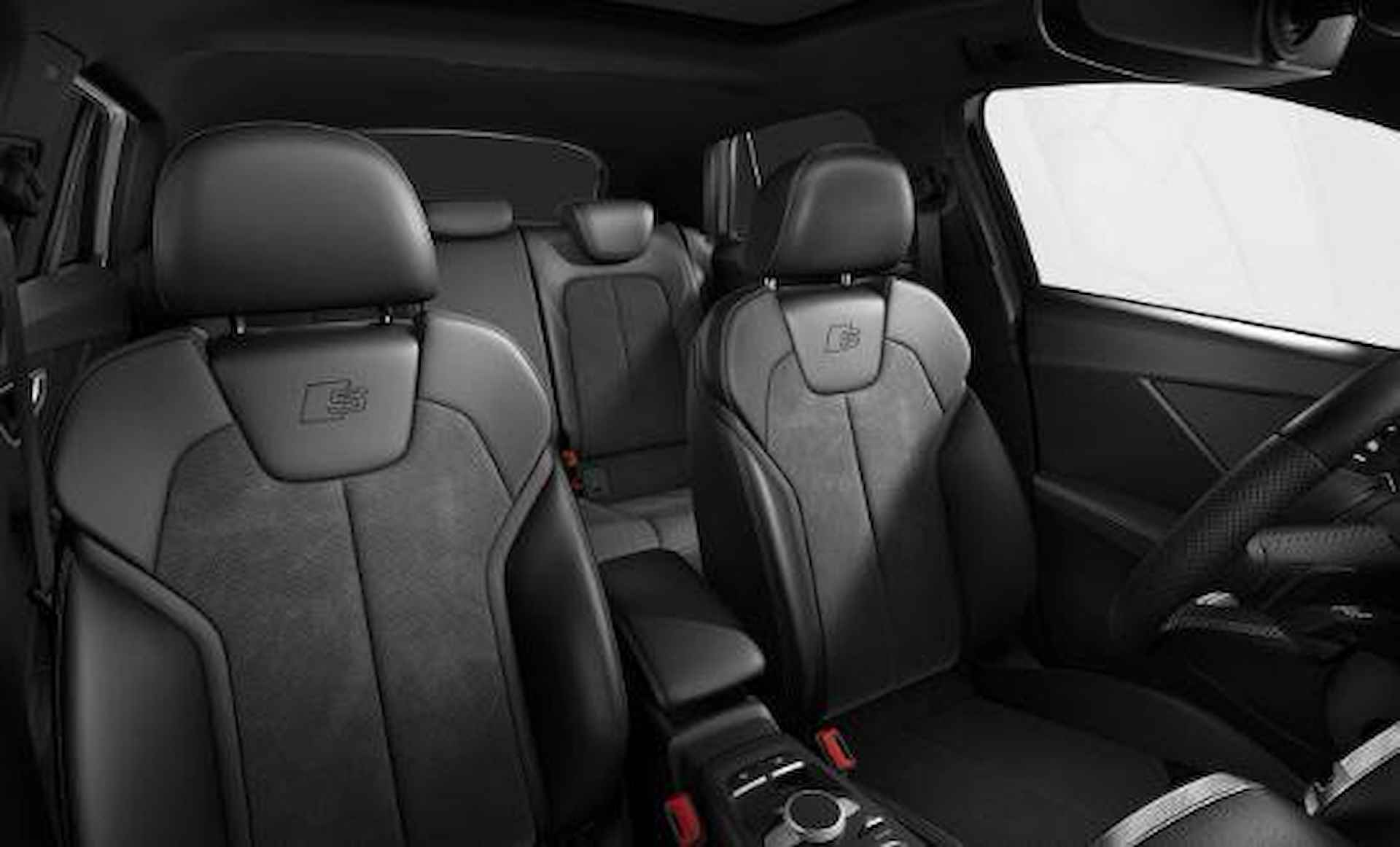 Audi Q2 35 TFSI S Edition 150 PK | Automaat | Virtual Cockpit | Navigatie Plus | 19 inch | Panorama dak | Matrix LED Koplampen | Audi Sound System | Achteruitrijcamera | Assistentiepakket Parking | Optiekpakket Zwart Plus | Comfortpakket Plus | Dynamiekpakket | Stoelverwarming voorin | Privacy Glass | Nu € 2.435,- ACTIEKORTING! | - 2/4